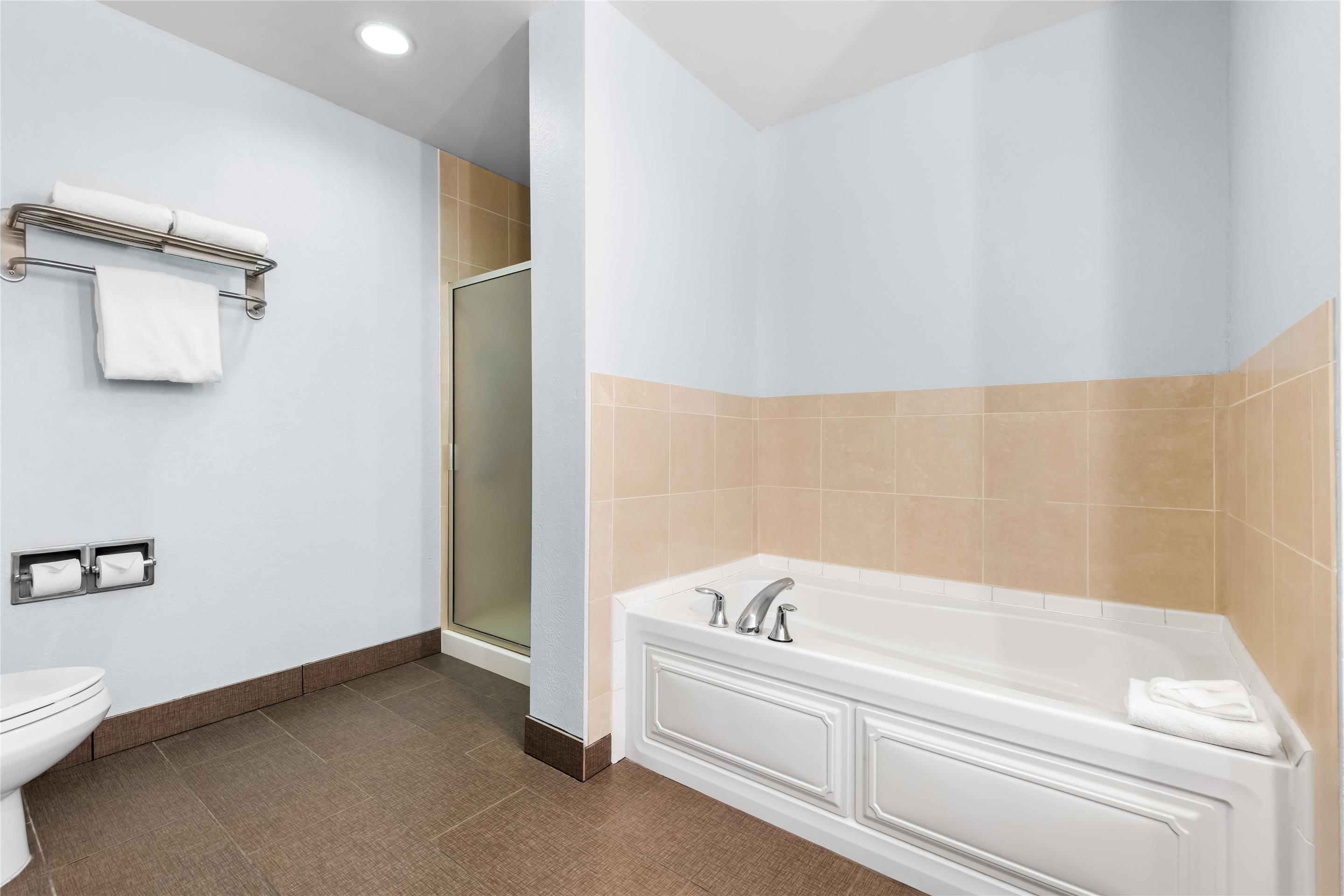 Guest room bath