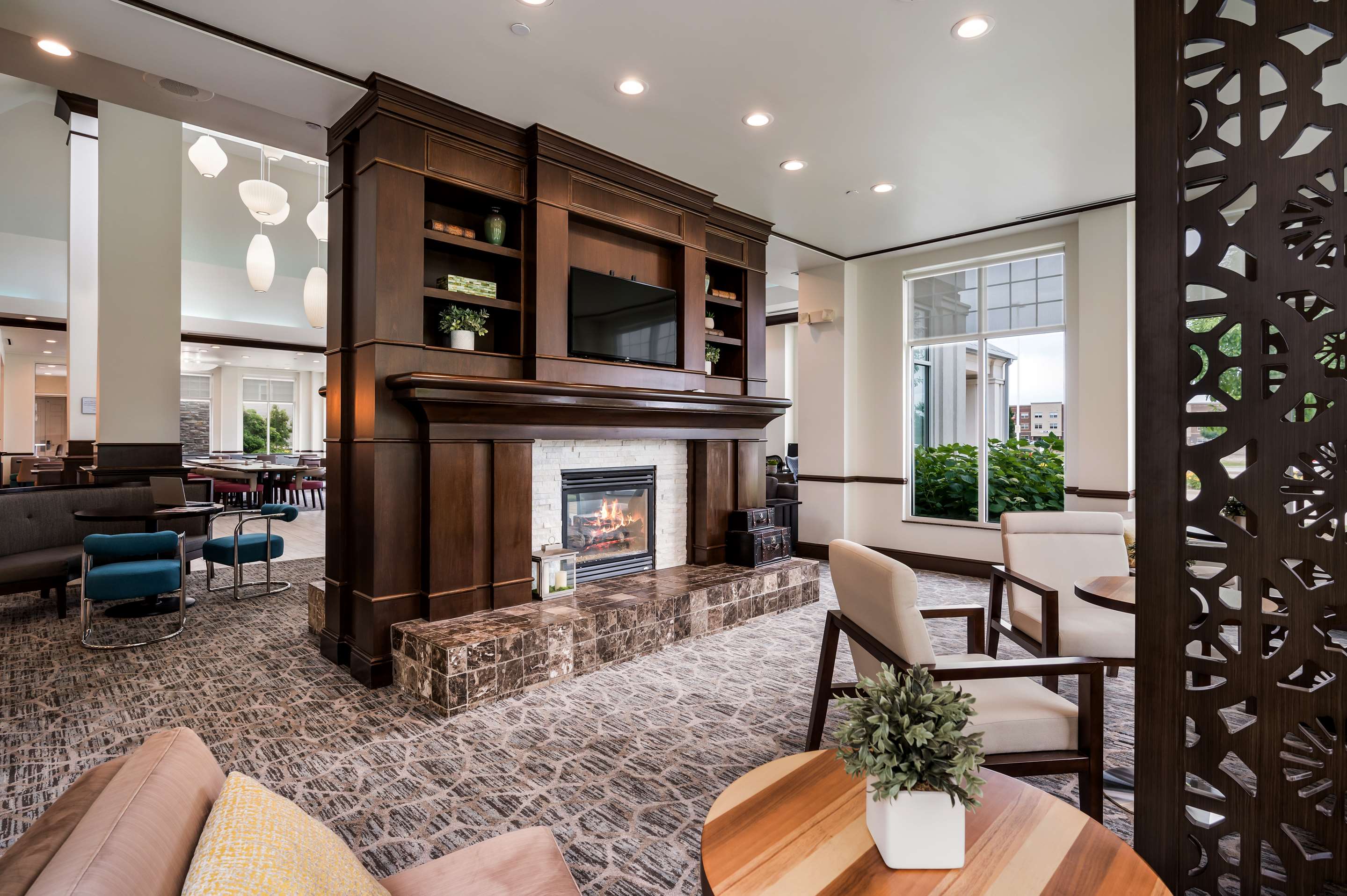 Lobby | Hilton Garden Inn Ames