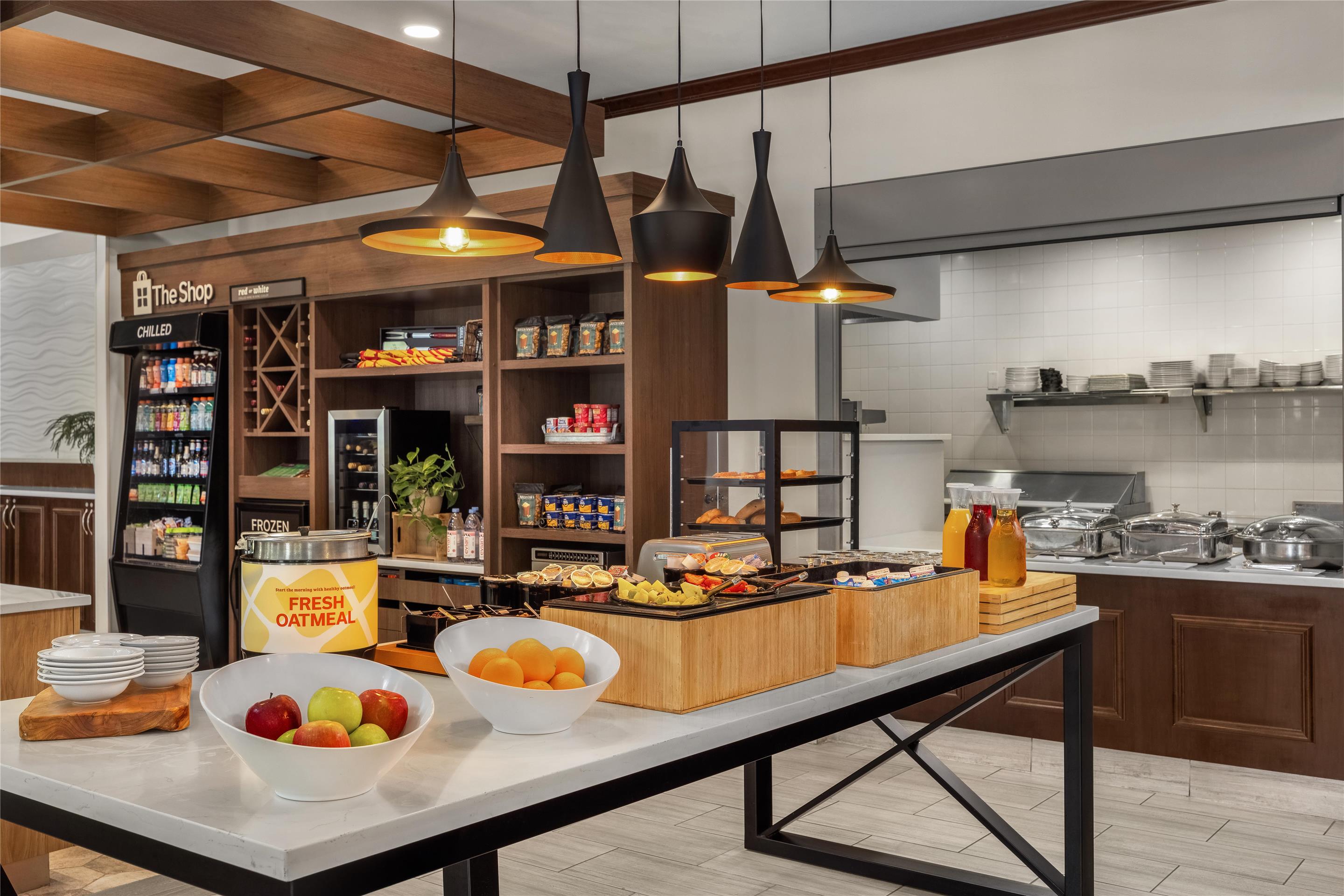 Breakfast Area | Hilton Garden Inn Ames