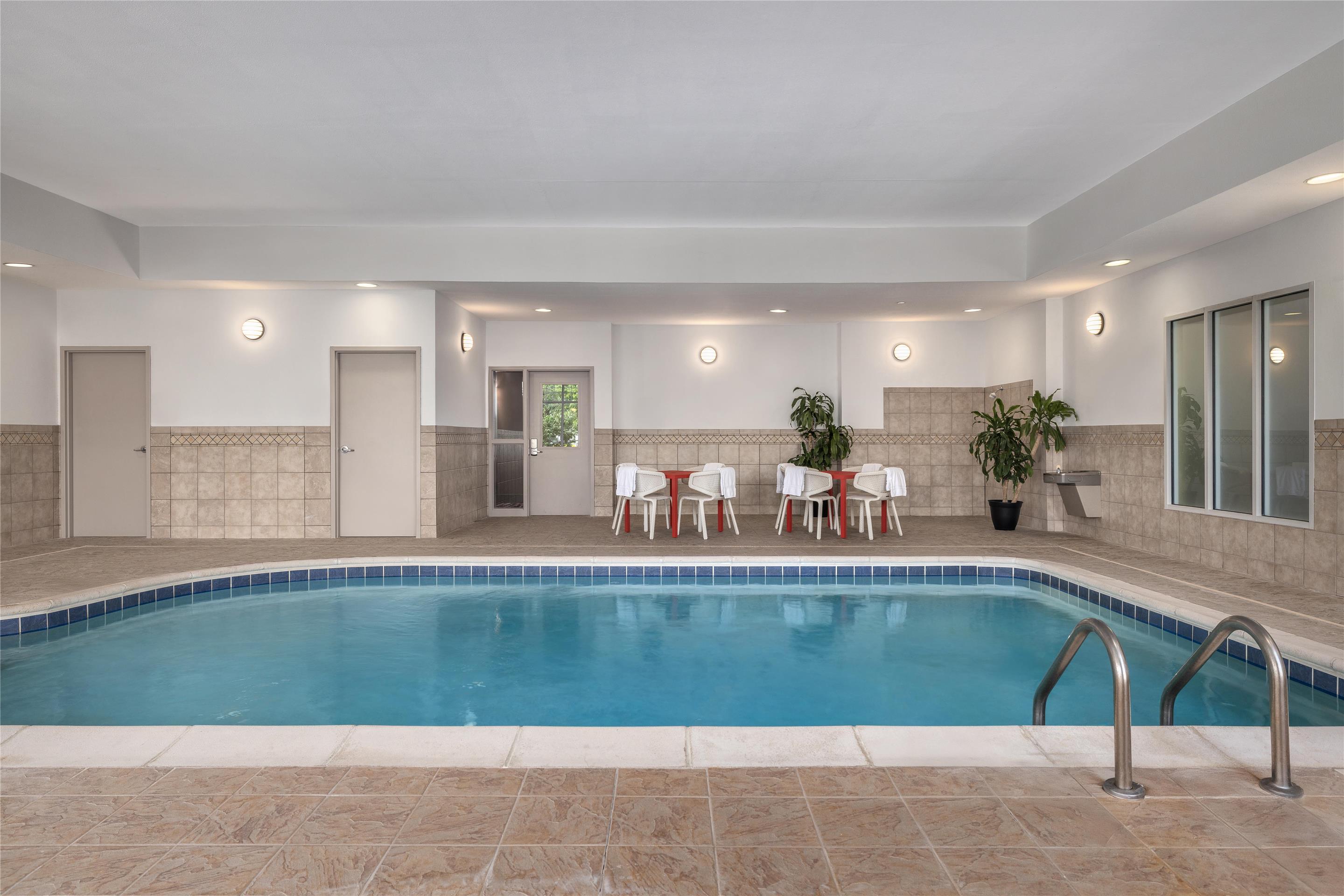 Pool | Hilton Garden Inn Ames