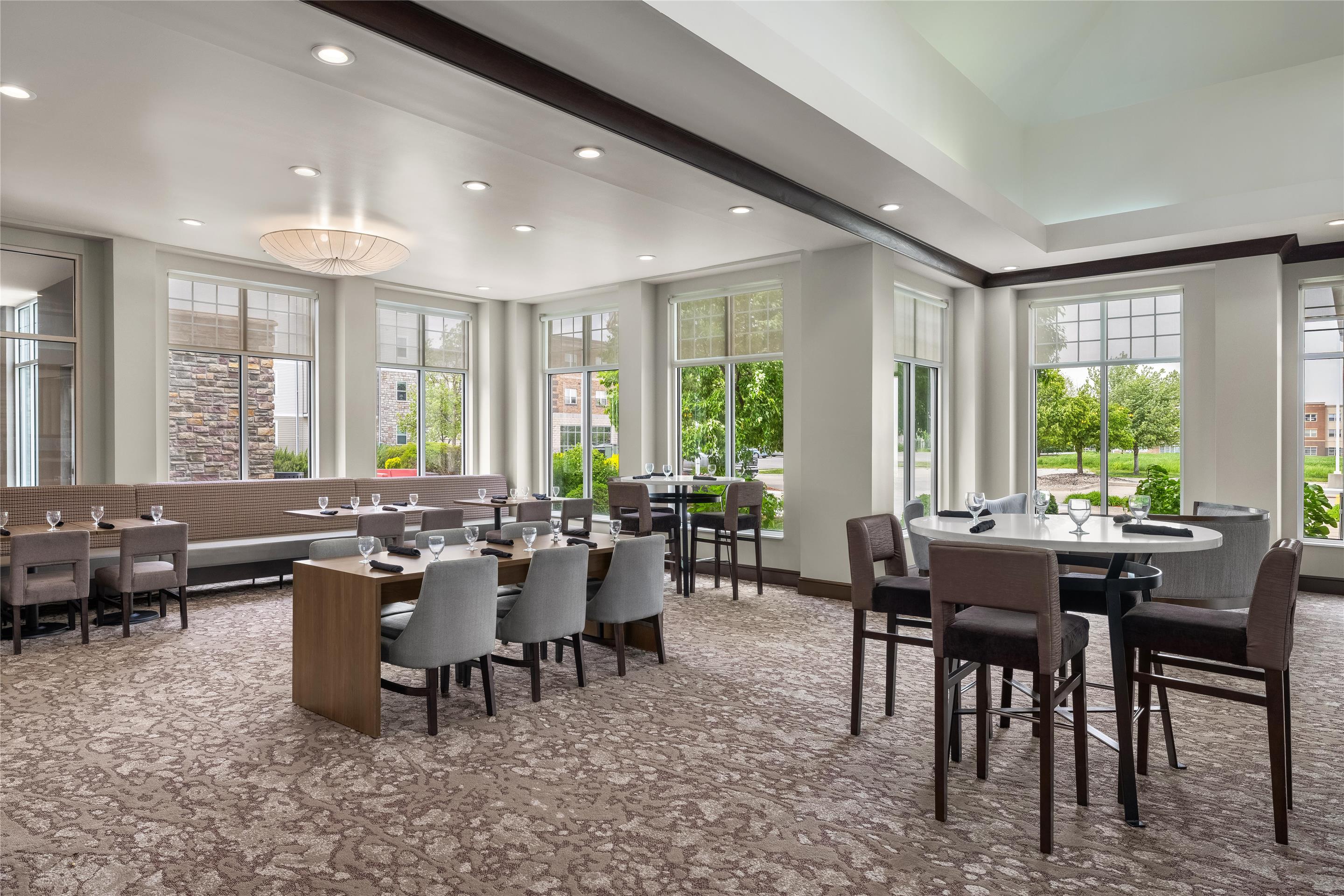 Restaurant | Hilton Garden Inn Ames
