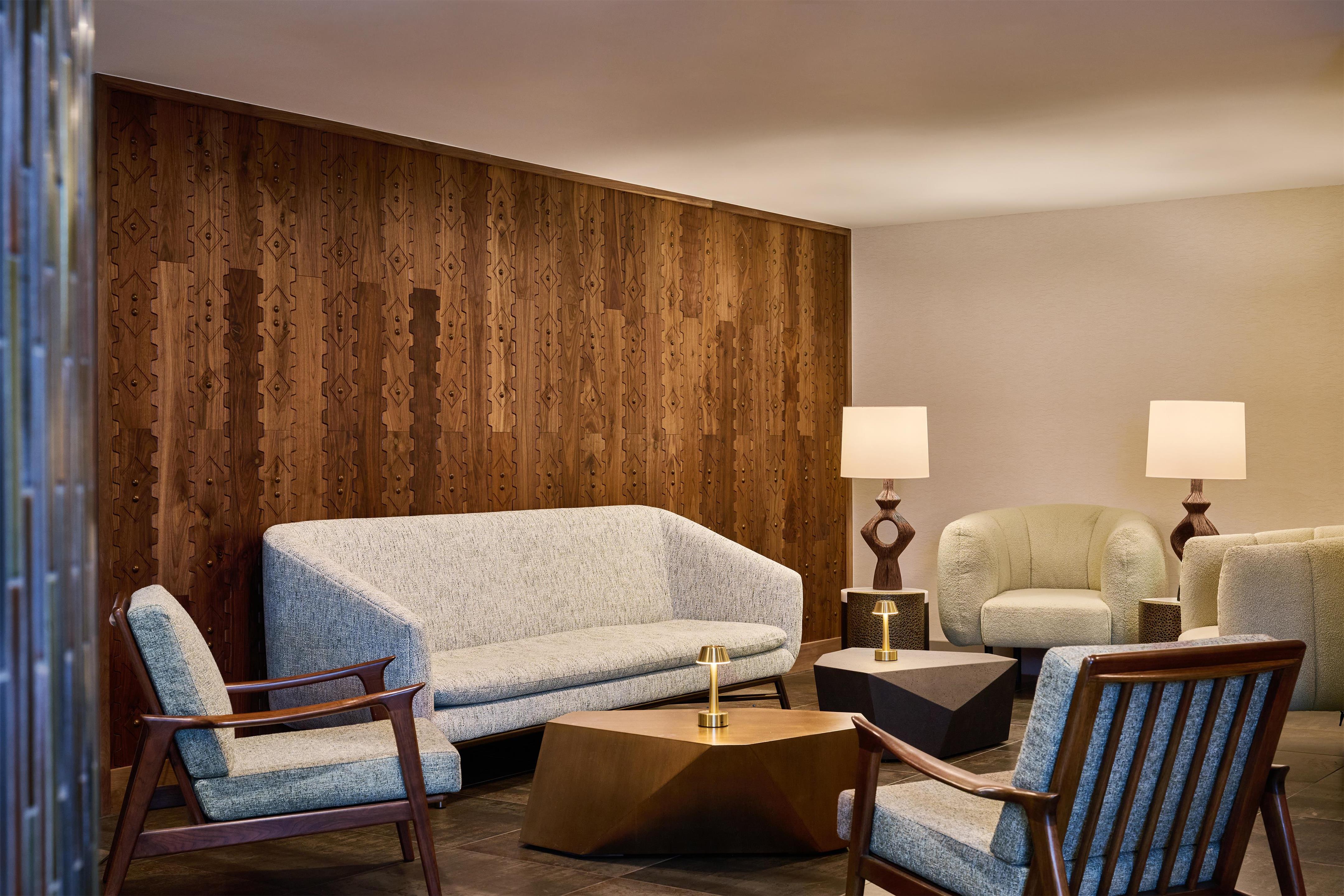 Lobby | Hilton Anchorage