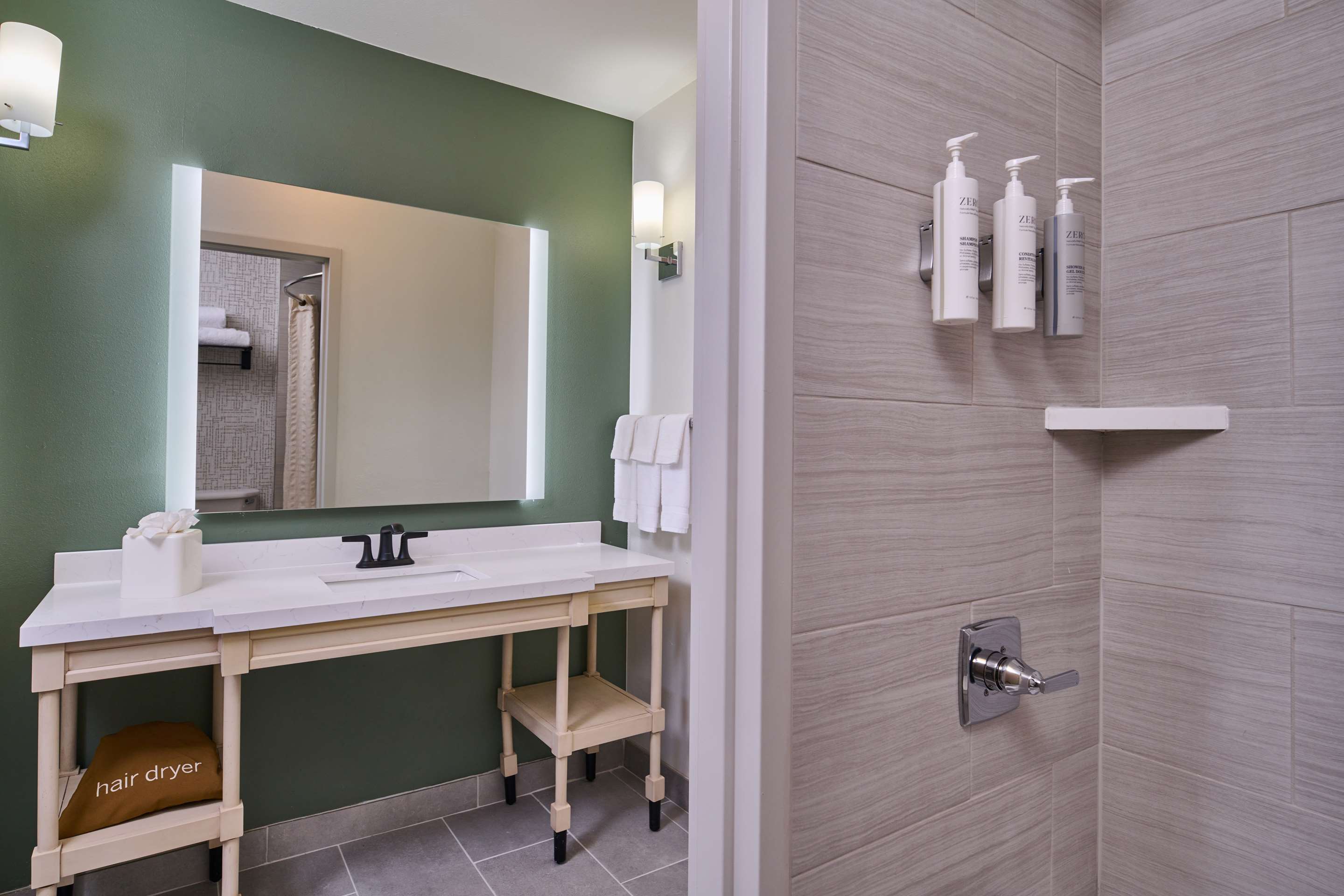 Guest room bath