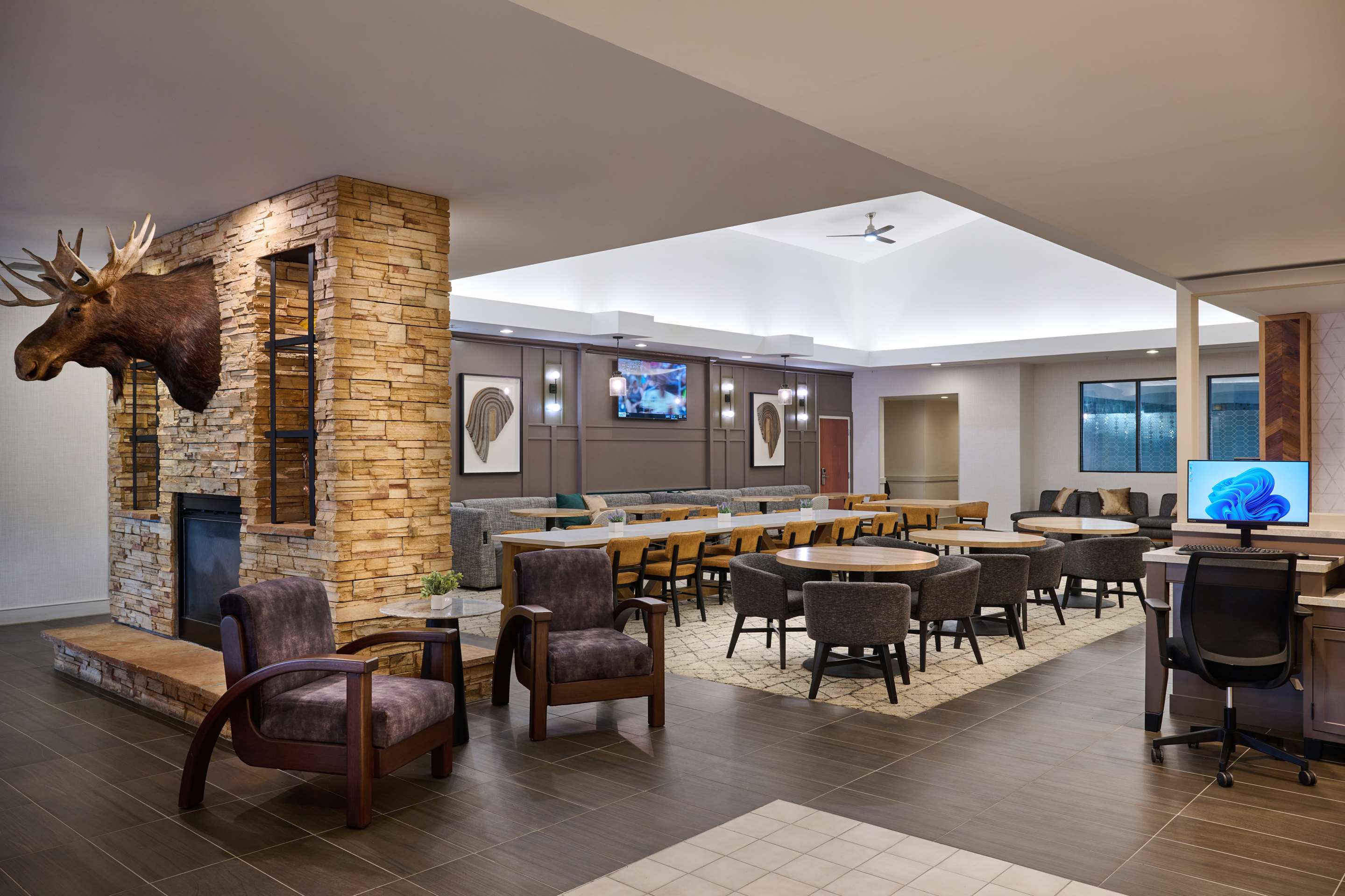 Lobby | Homewood Suites by Hilton Anchorage