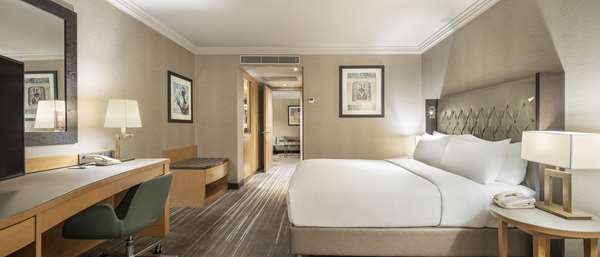 KING DELUXE SUITE