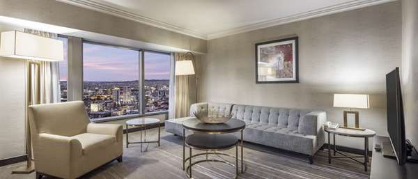 KING DELUXE SUITE