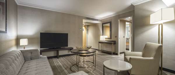 KING DELUXE SUITE