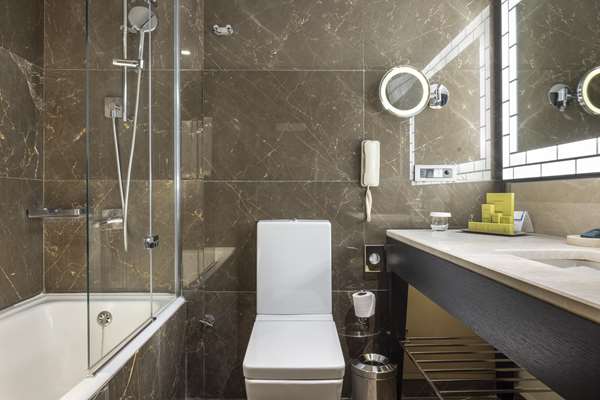 TWIN EXECUTIVE ROOM