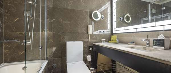 TWIN EXECUTIVE ROOM