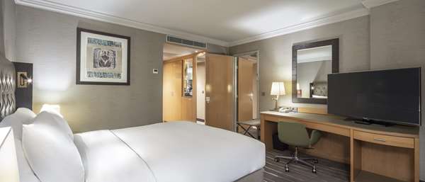 FAMILY TWO ROOM CONNECTING