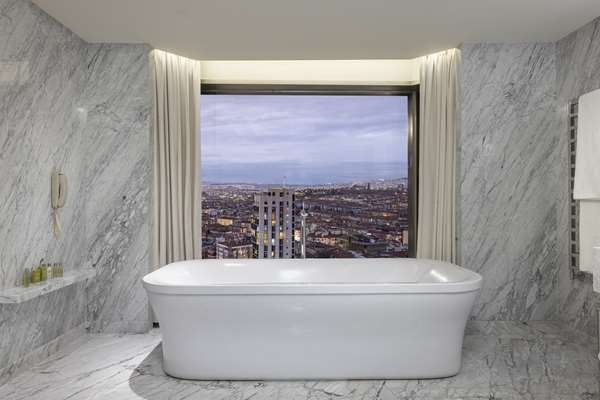 PRESIDENTIAL SUITE