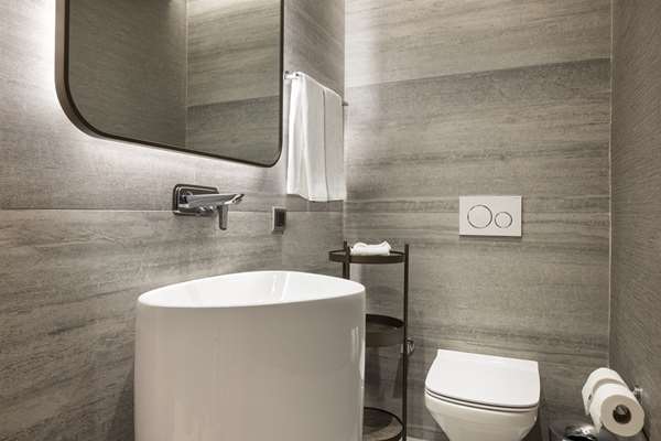 ONE BEDROOM APARTMENT WITH TERRACE