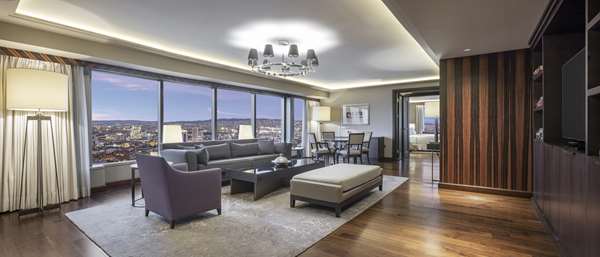 PRESIDENTIAL SUITE