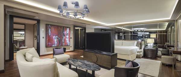 PRESIDENTIAL SUITE