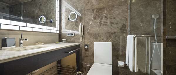 KING EXECUTIVE ROOM