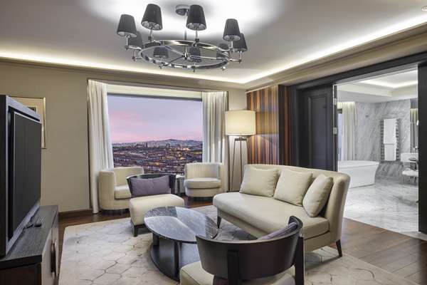 PRESIDENTIAL SUITE