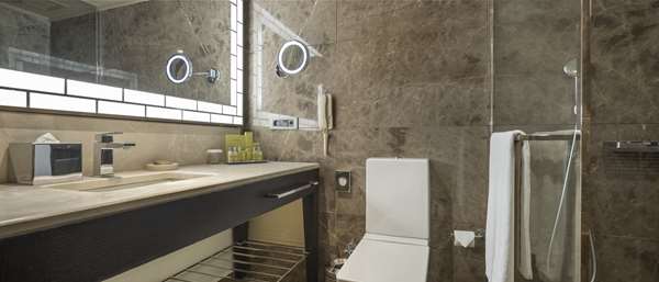 KING EXECUTIVE ROOM