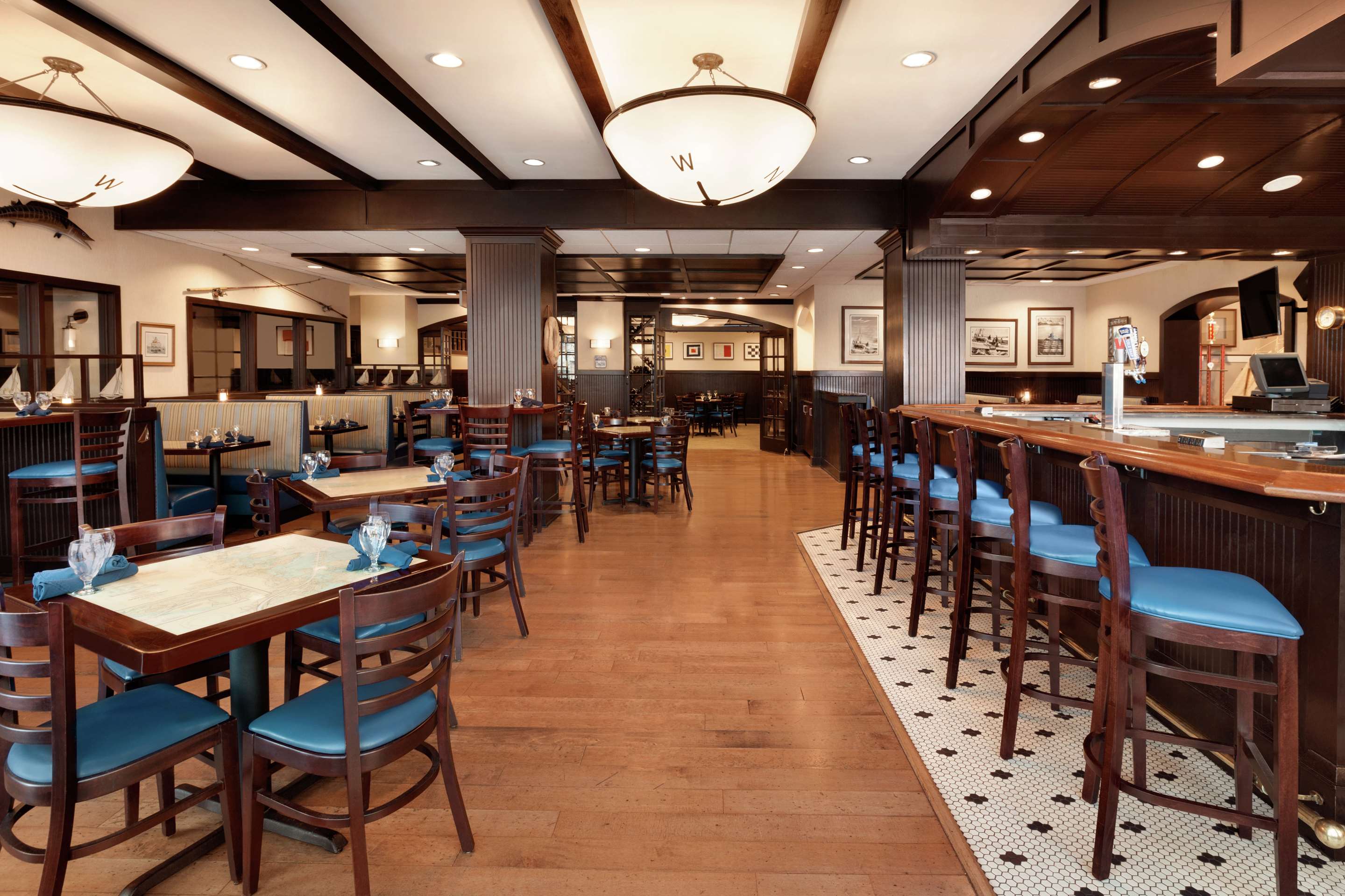 BarLounge | DoubleTree by Hilton Hotel Annapolis