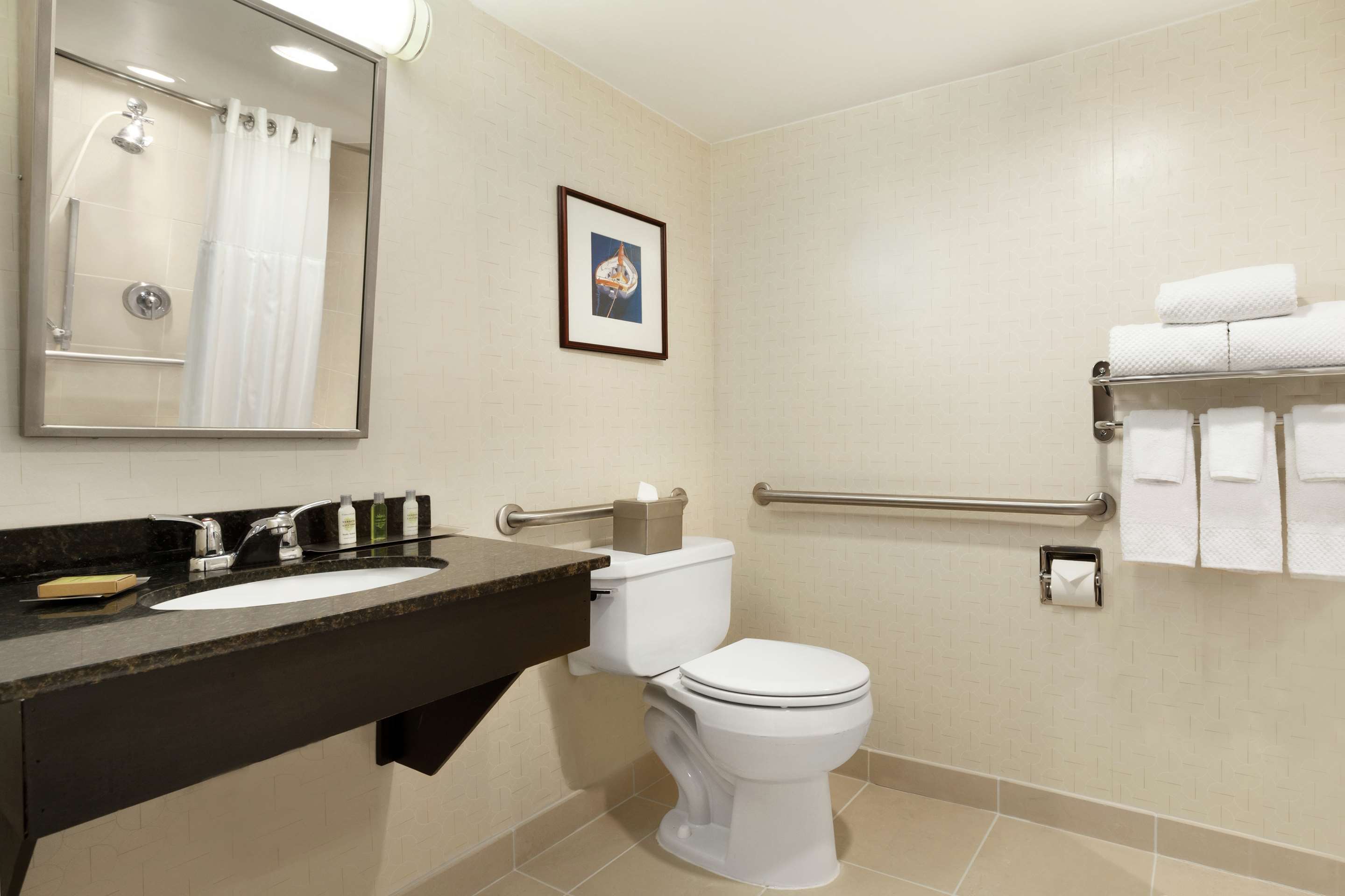 Guest room bath