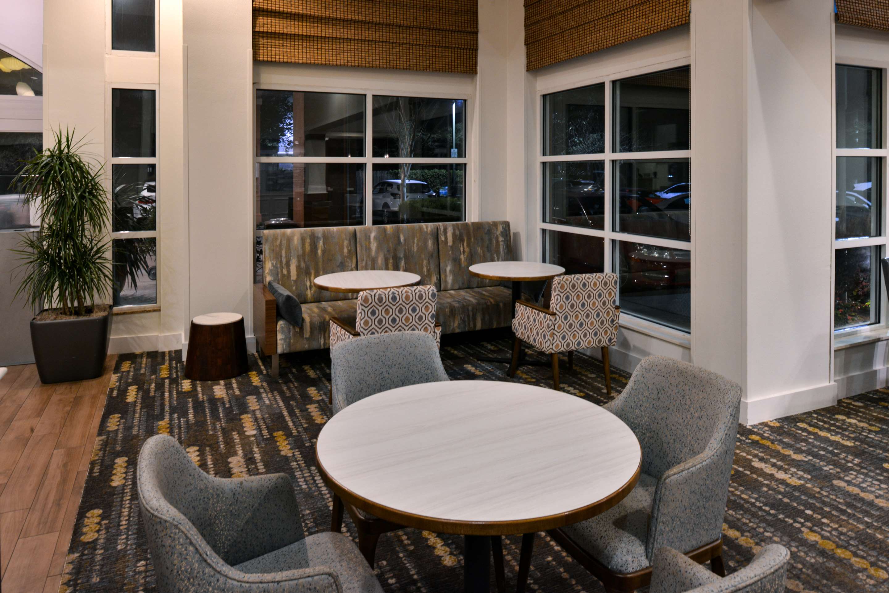 Lobby | Hilton Garden Inn Napa