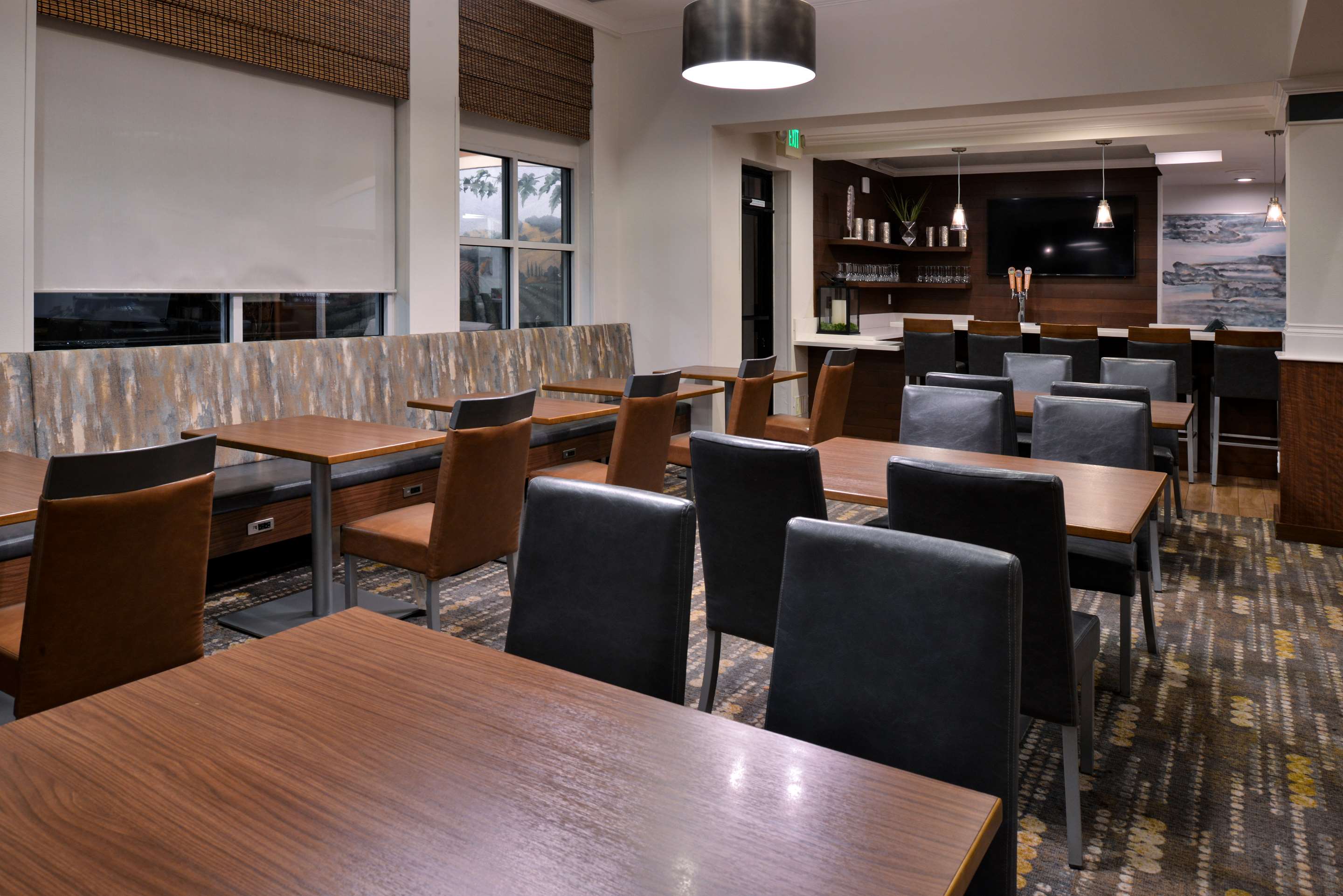 Breakfast Area | Hilton Garden Inn Napa