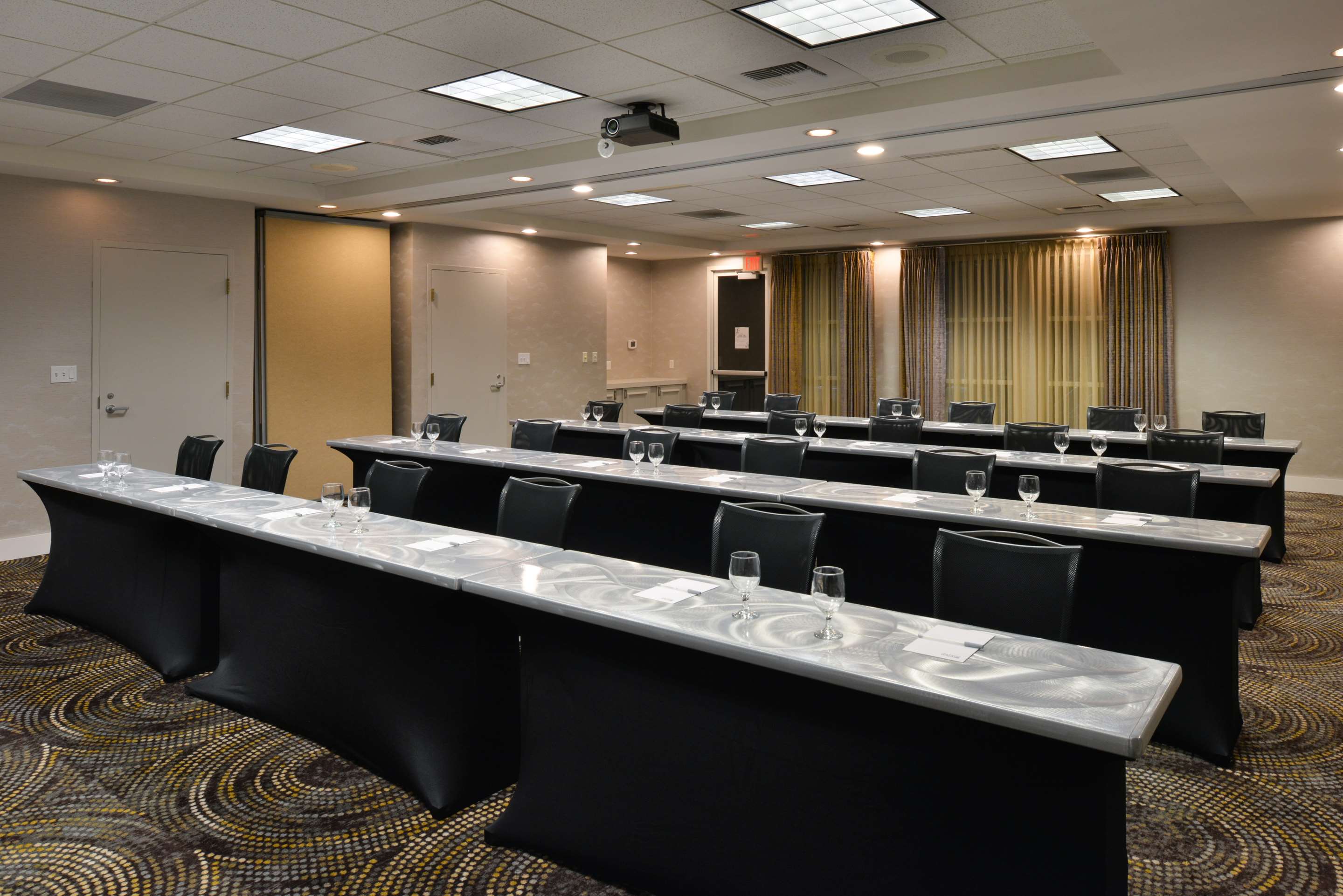 Meeting Room | Hilton Garden Inn Napa