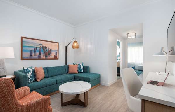  - DoubleTree Suites by Hilton Hotel Naples