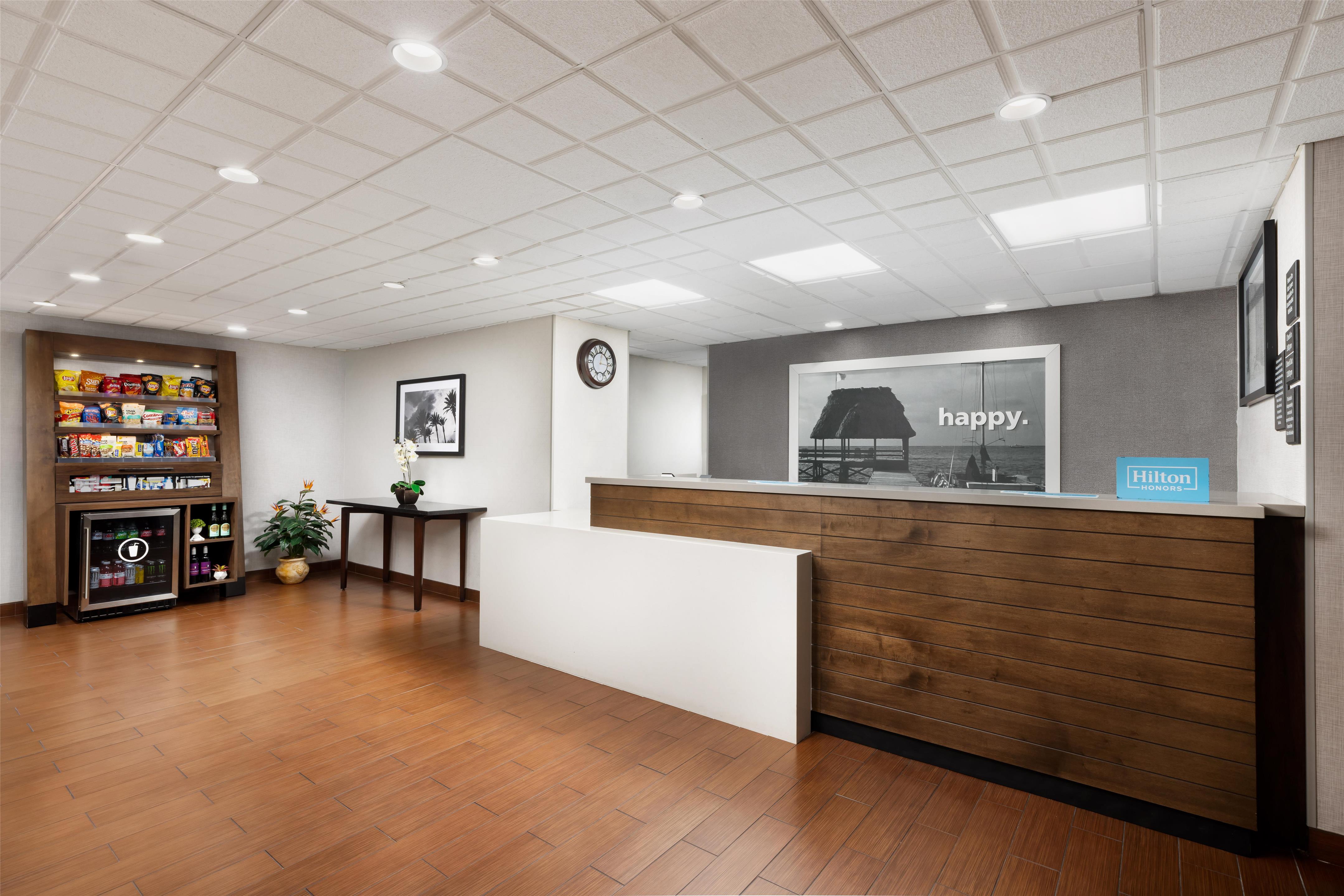 Reception | Hampton Inn Naples Central