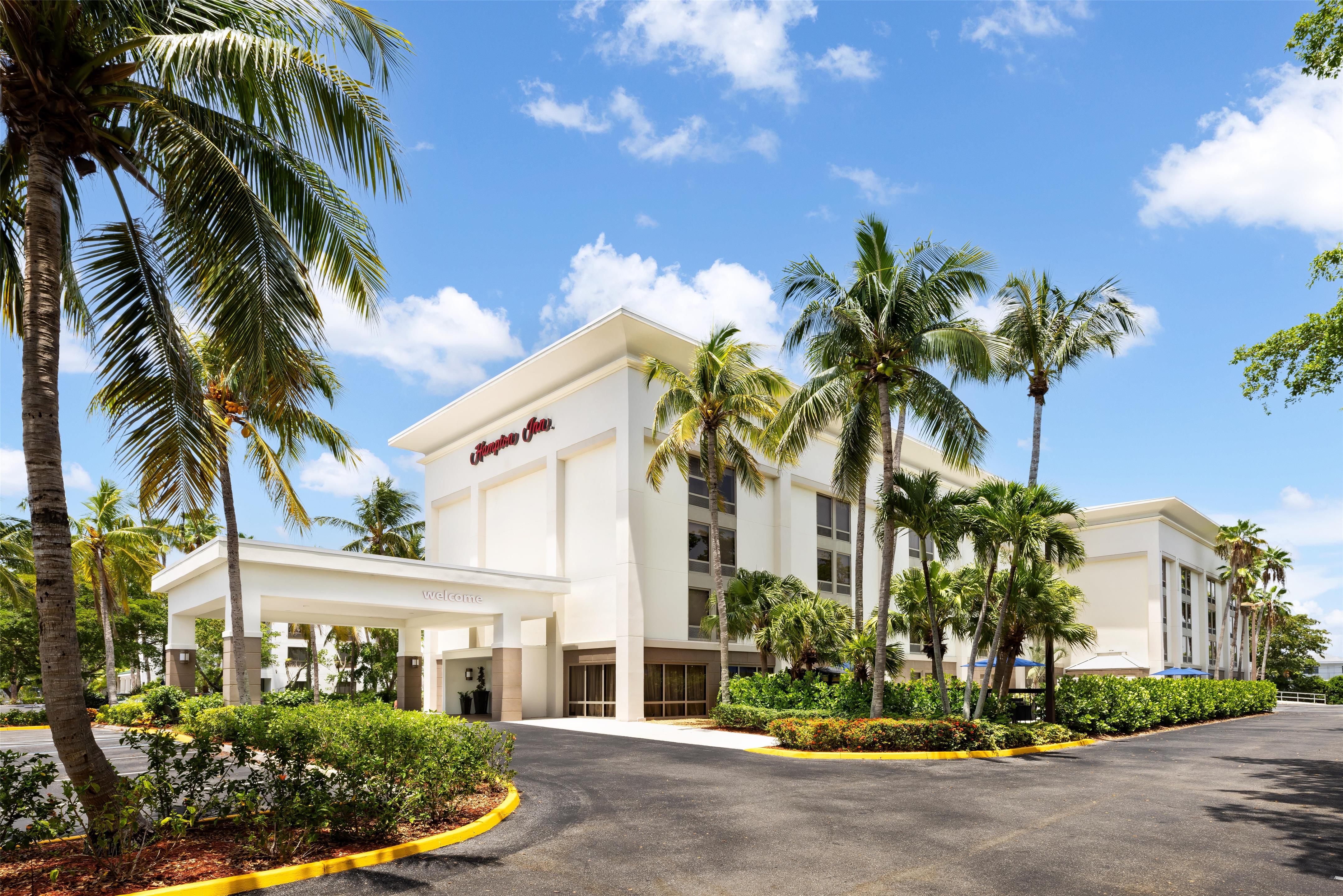 Exterior | Hampton Inn Naples Central