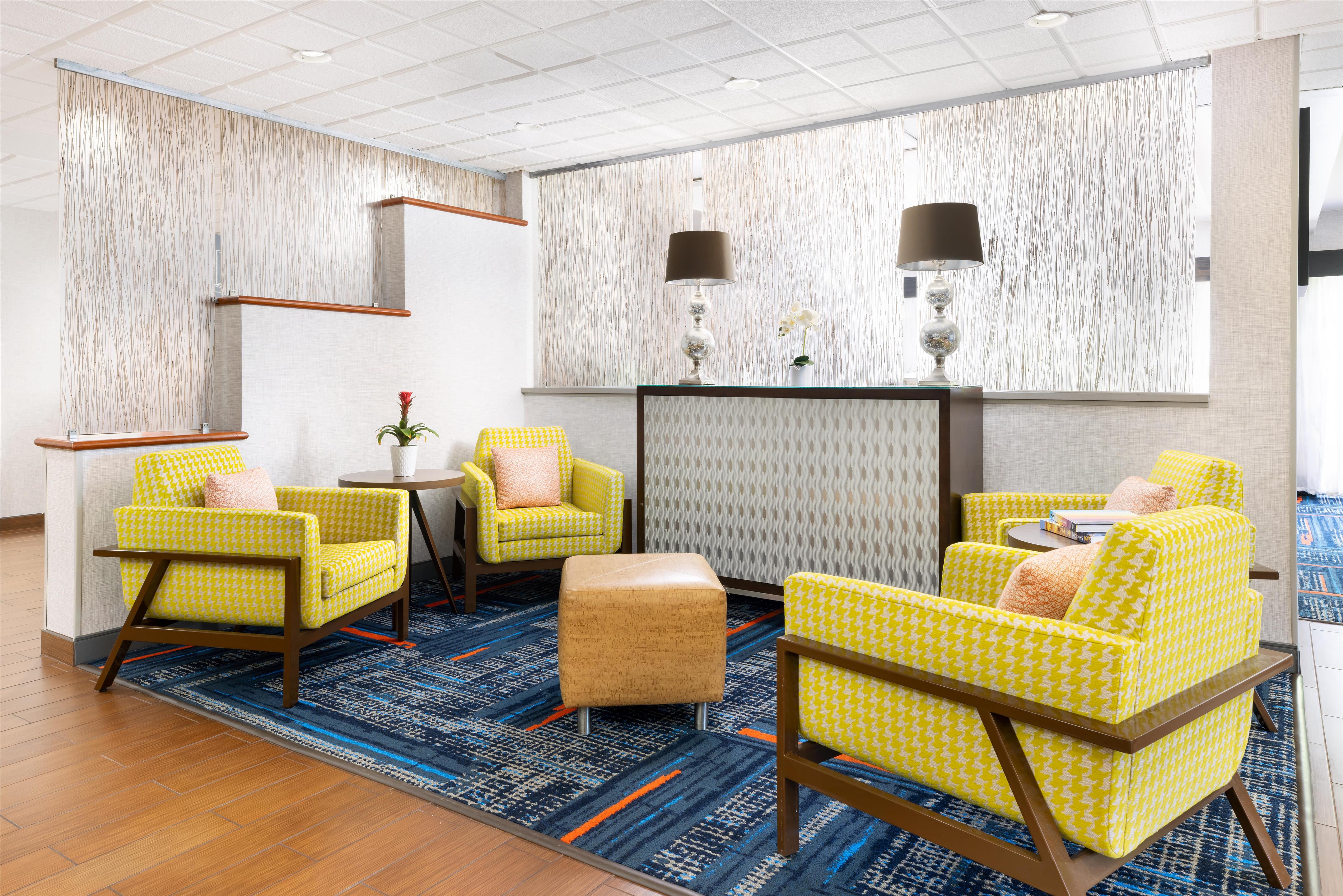 Lobby | Hampton Inn Naples Central