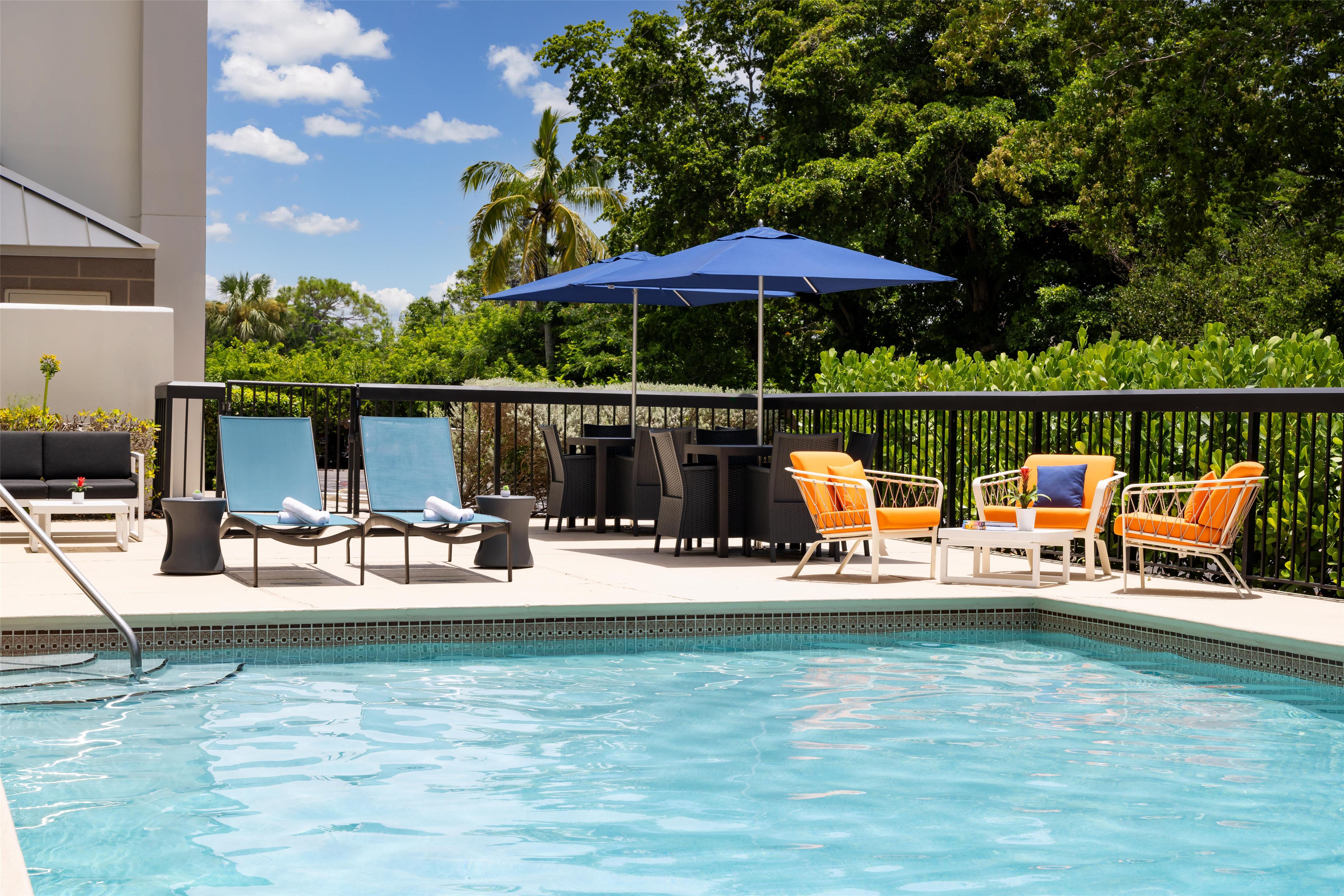 Pool | Hampton Inn Naples Central