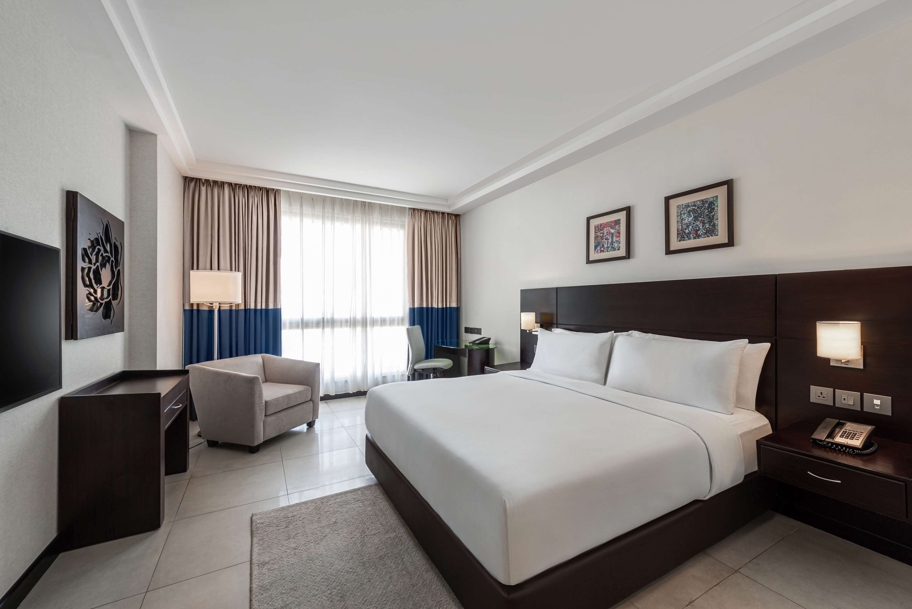 DoubleTree by Hilton Hotel Aqaba Room Type - 1 KING BED GUESTROOM