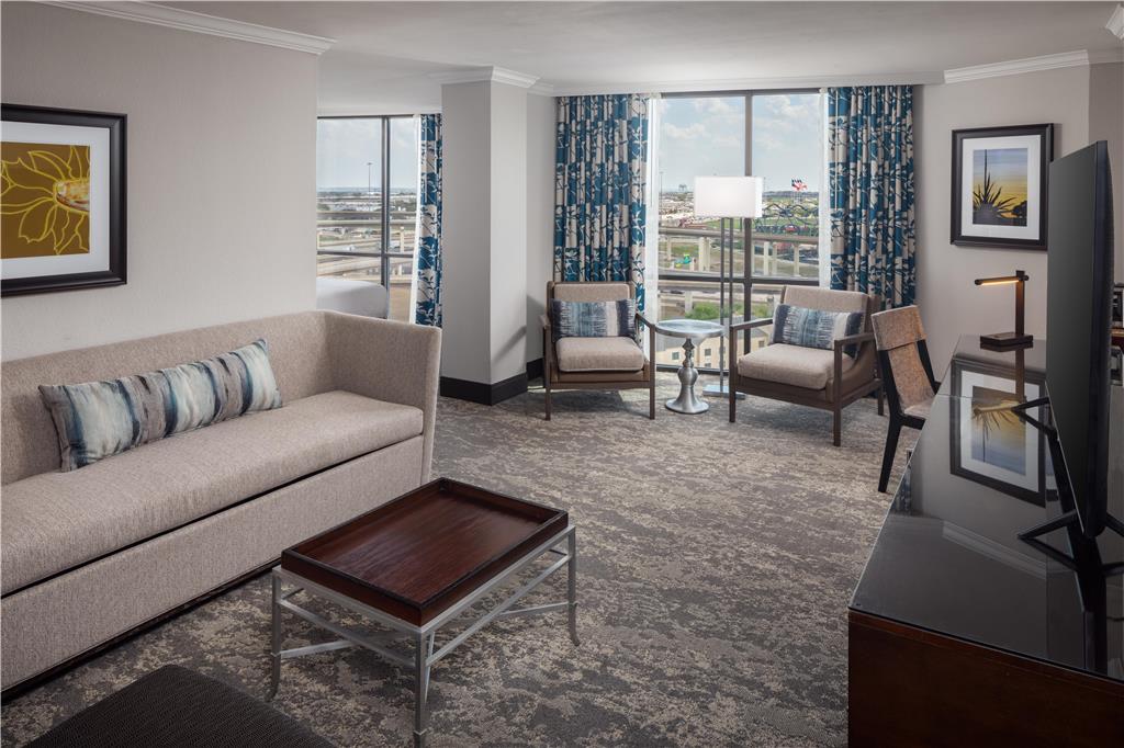 Hilton Arlington - Tap to explore photos