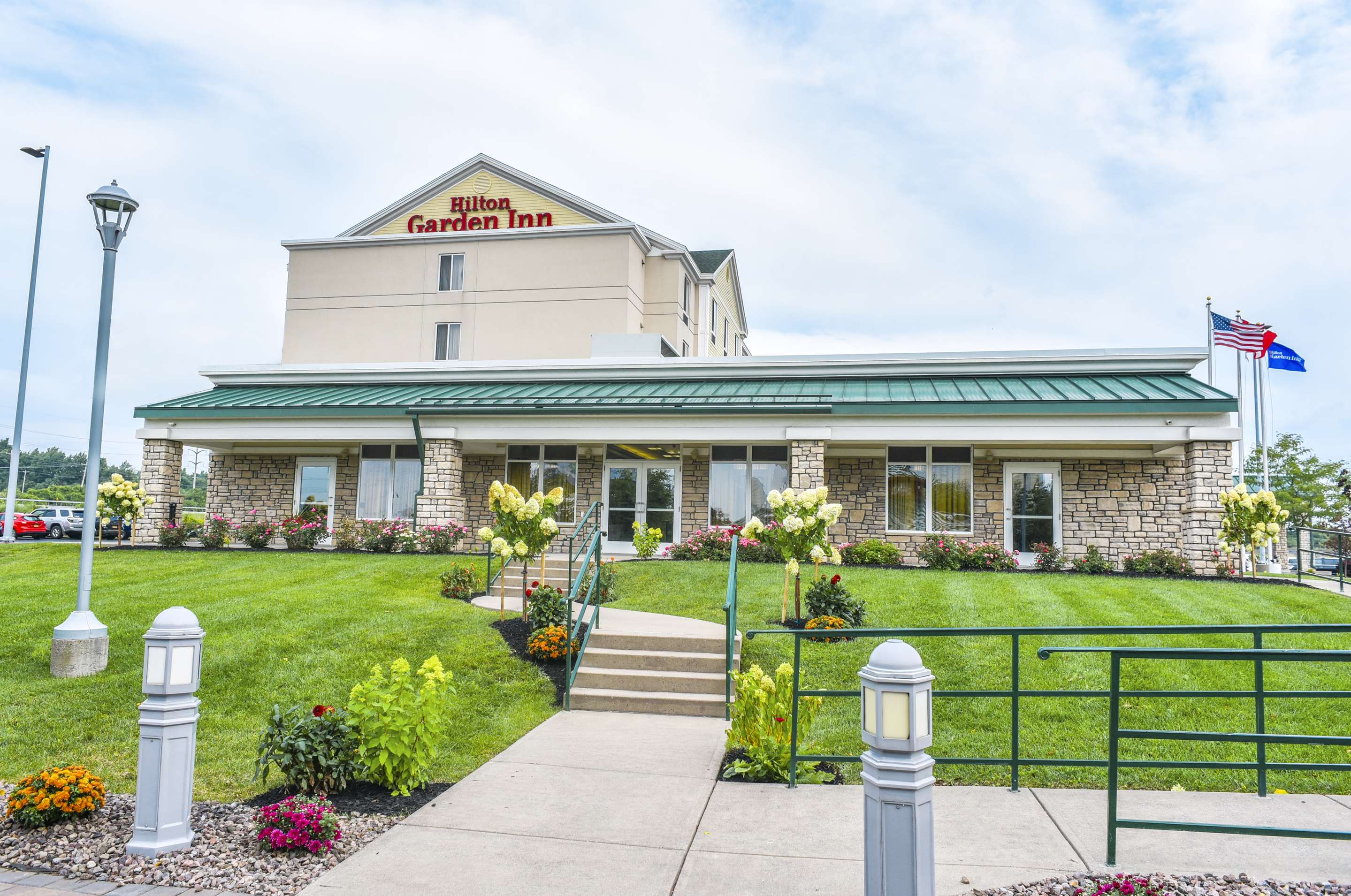 Exterior | Hilton Garden Inn Watertown/Thousand Islands