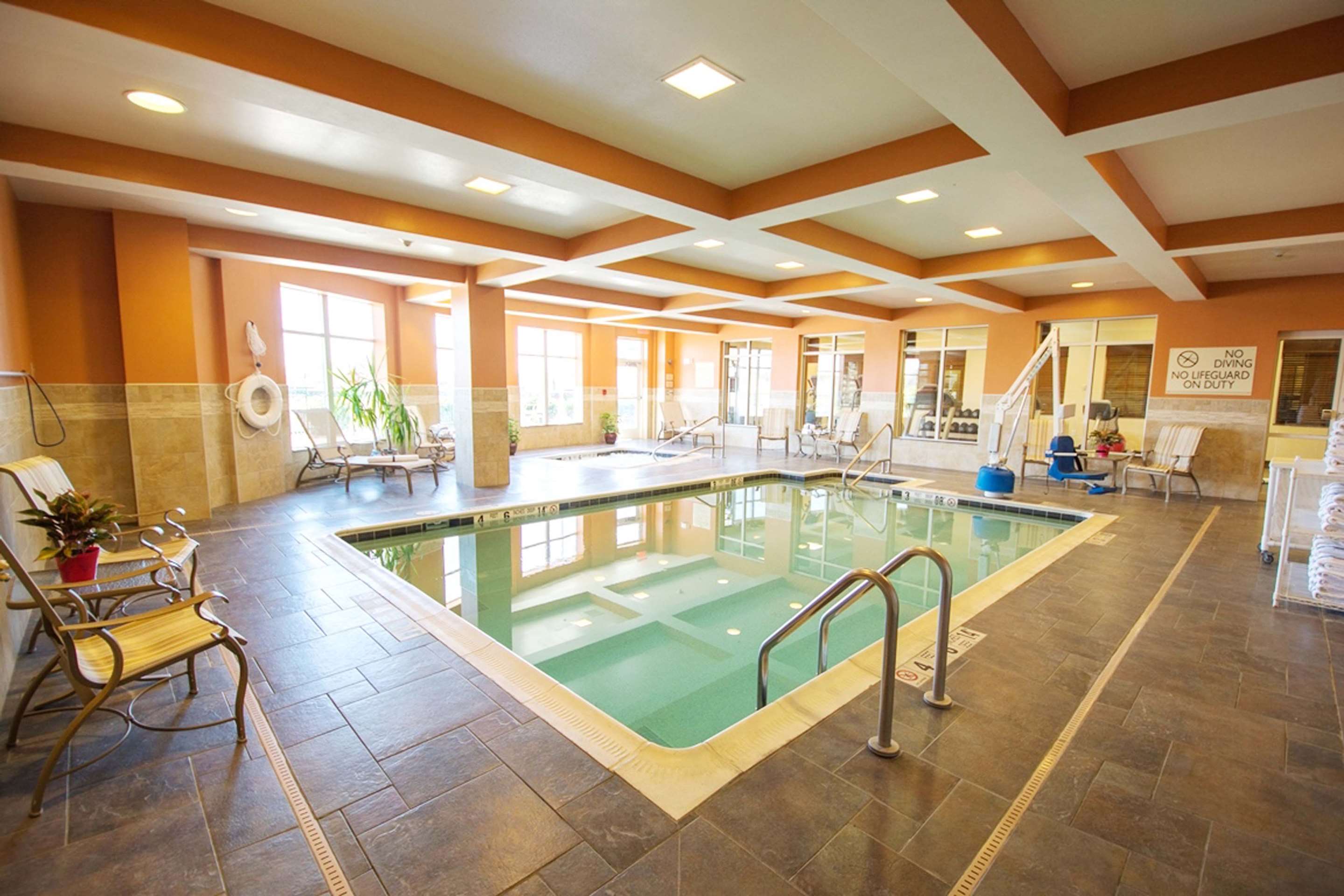 Pool | Hilton Garden Inn Watertown/Thousand Islands