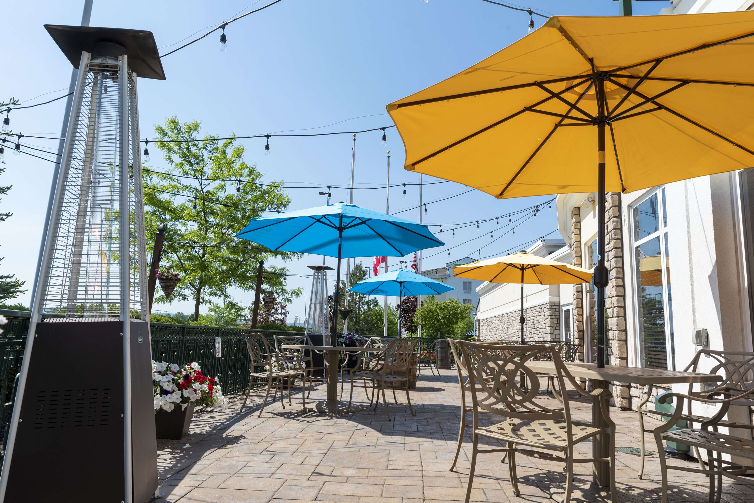 Restaurant | Hilton Garden Inn Watertown/Thousand Islands