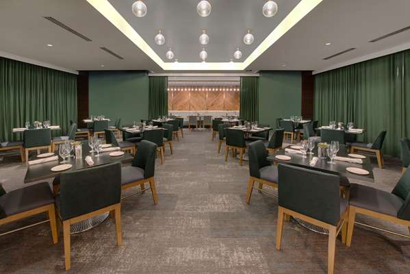 Restaurant - Hilton Hotel Downtown Atlanta - I-75 & I-85, Exit 249A & 249B