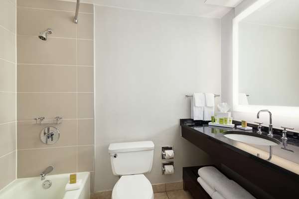  - Hilton Hotel Downtown Atlanta - I-75 & I-85, Exit 249A & 249B