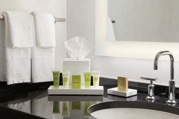  - Hilton Hotel Downtown Atlanta - I-75 & I-85, Exit 249A & 249B