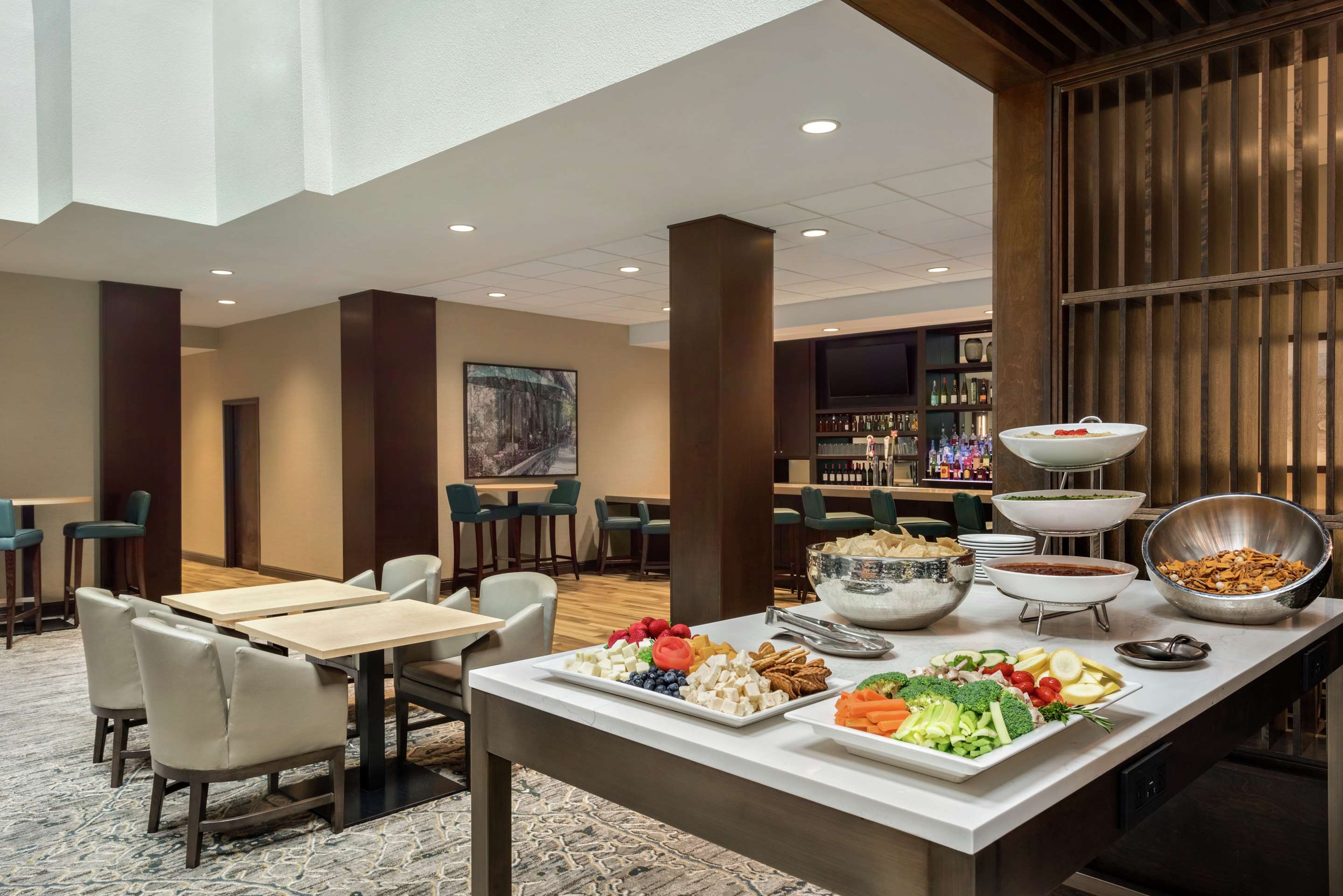 Restaurant | Embassy Suites by Hilton Atlanta Alpharetta