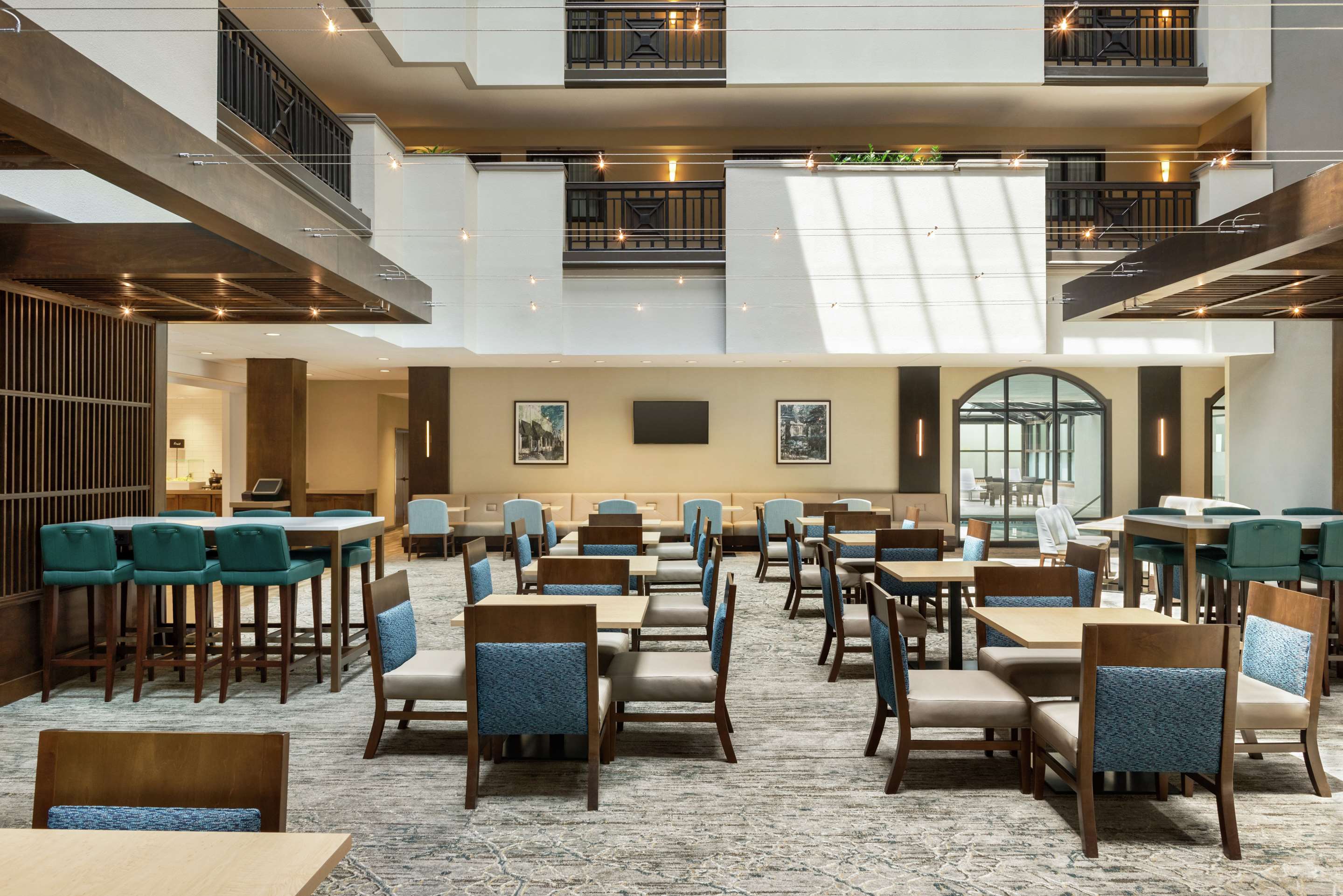 Restaurant | Embassy Suites by Hilton Atlanta Alpharetta