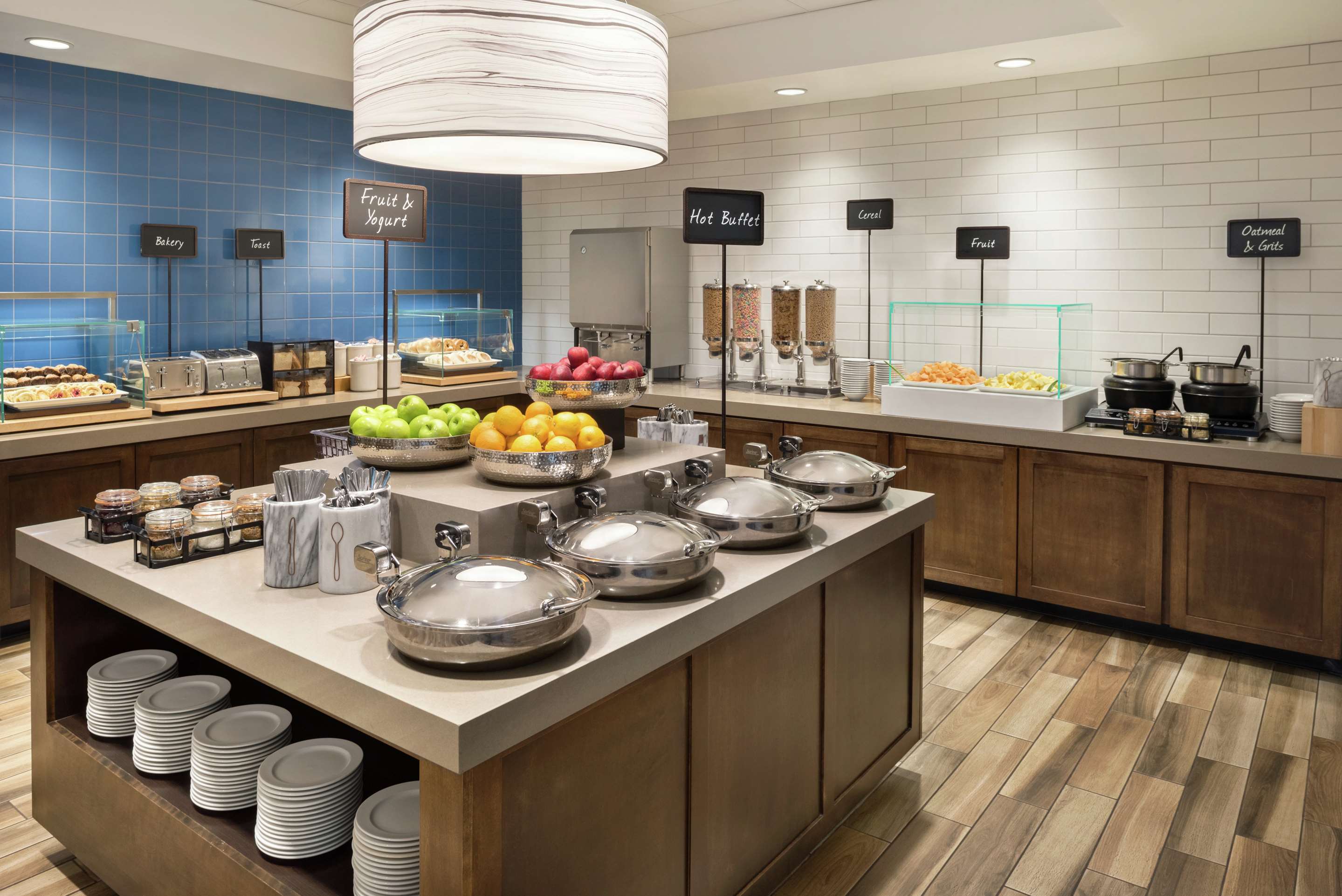 Restaurant | Embassy Suites by Hilton Atlanta Alpharetta