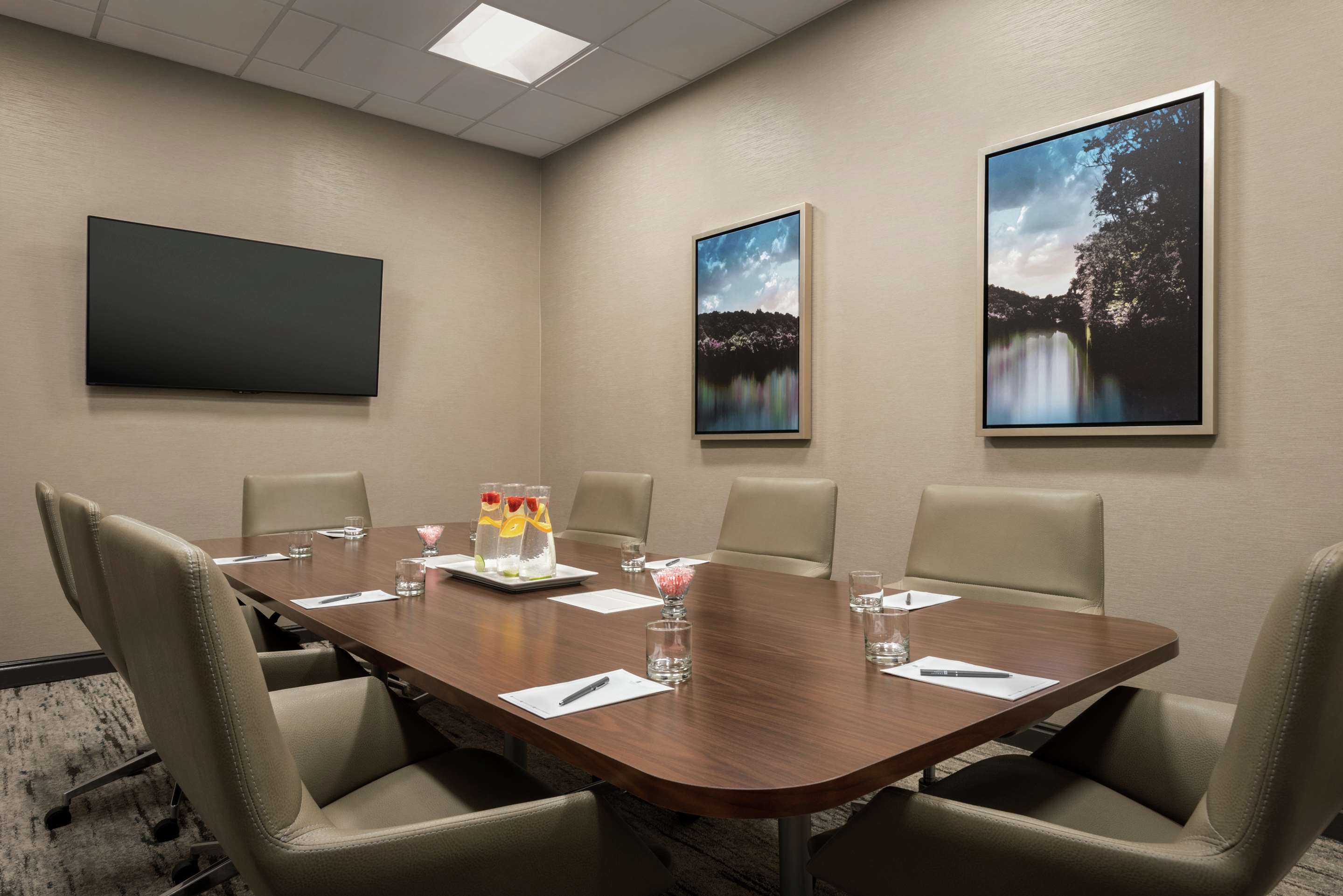 Meeting Room | Embassy Suites by Hilton Atlanta Alpharetta