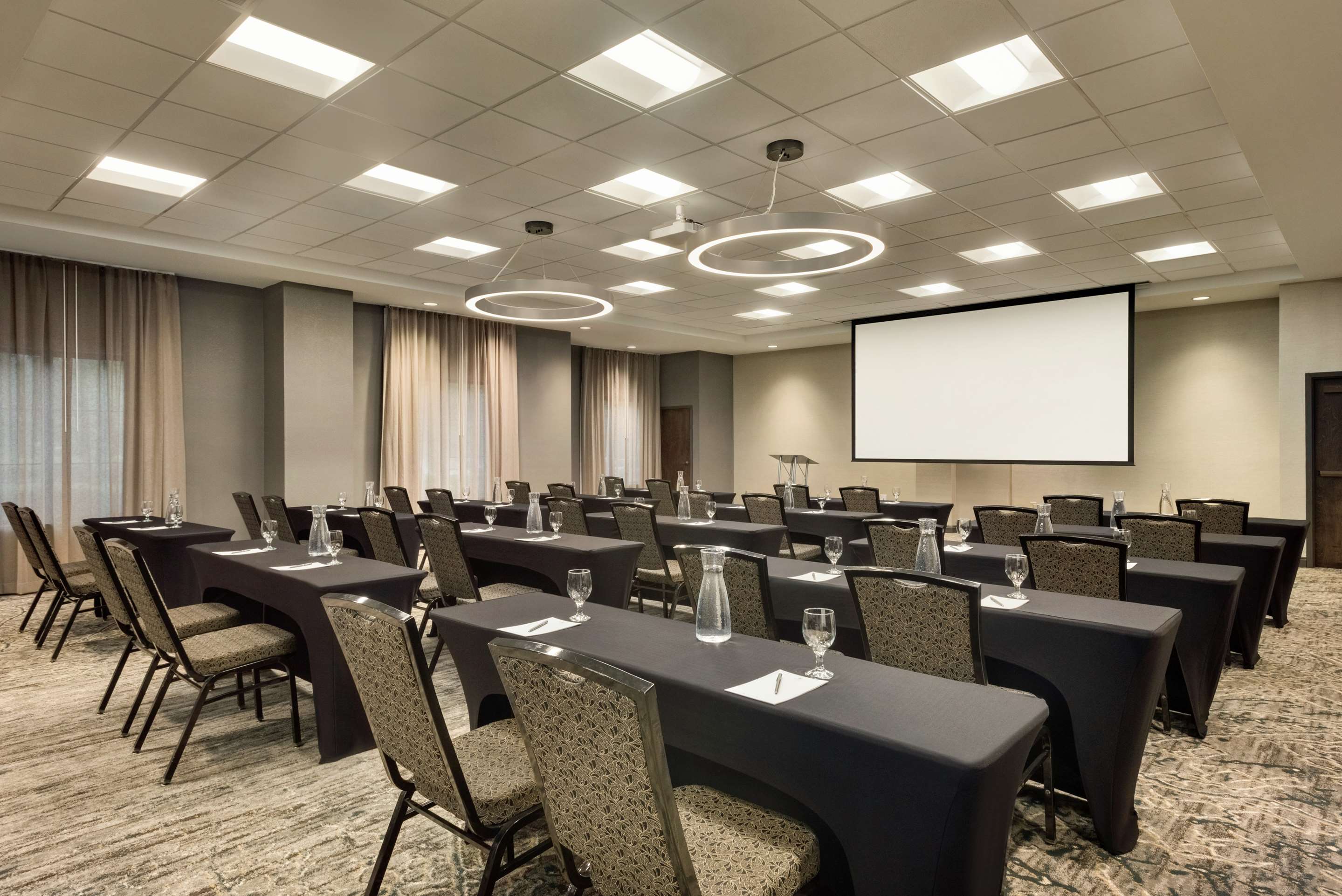 Meeting Room | Embassy Suites by Hilton Atlanta Alpharetta