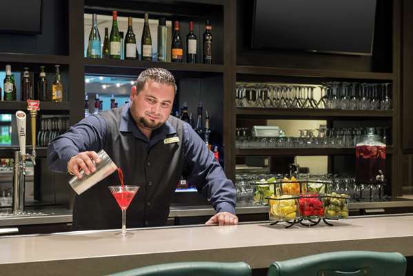 Bar - Embassy Suites Alpharetta