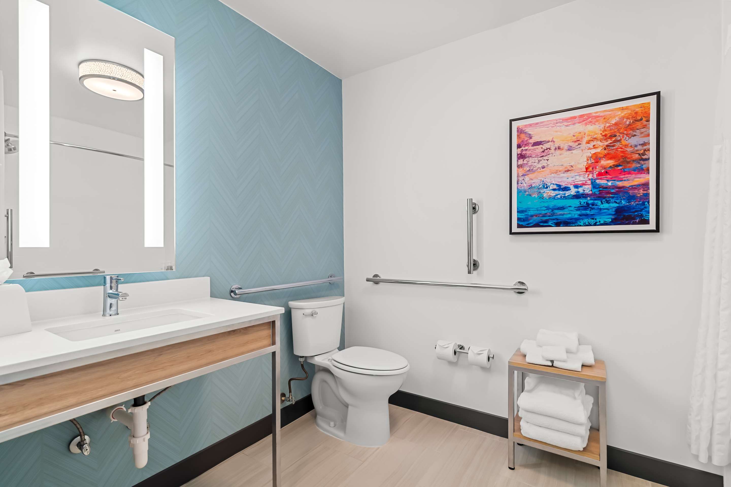 Guest room bath