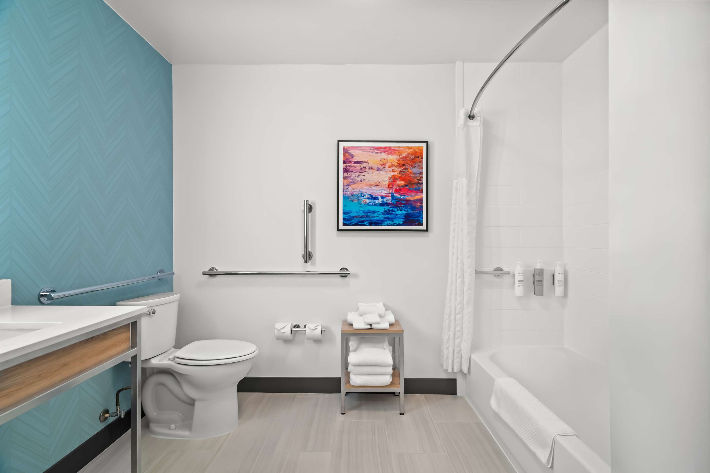 Guest room bath