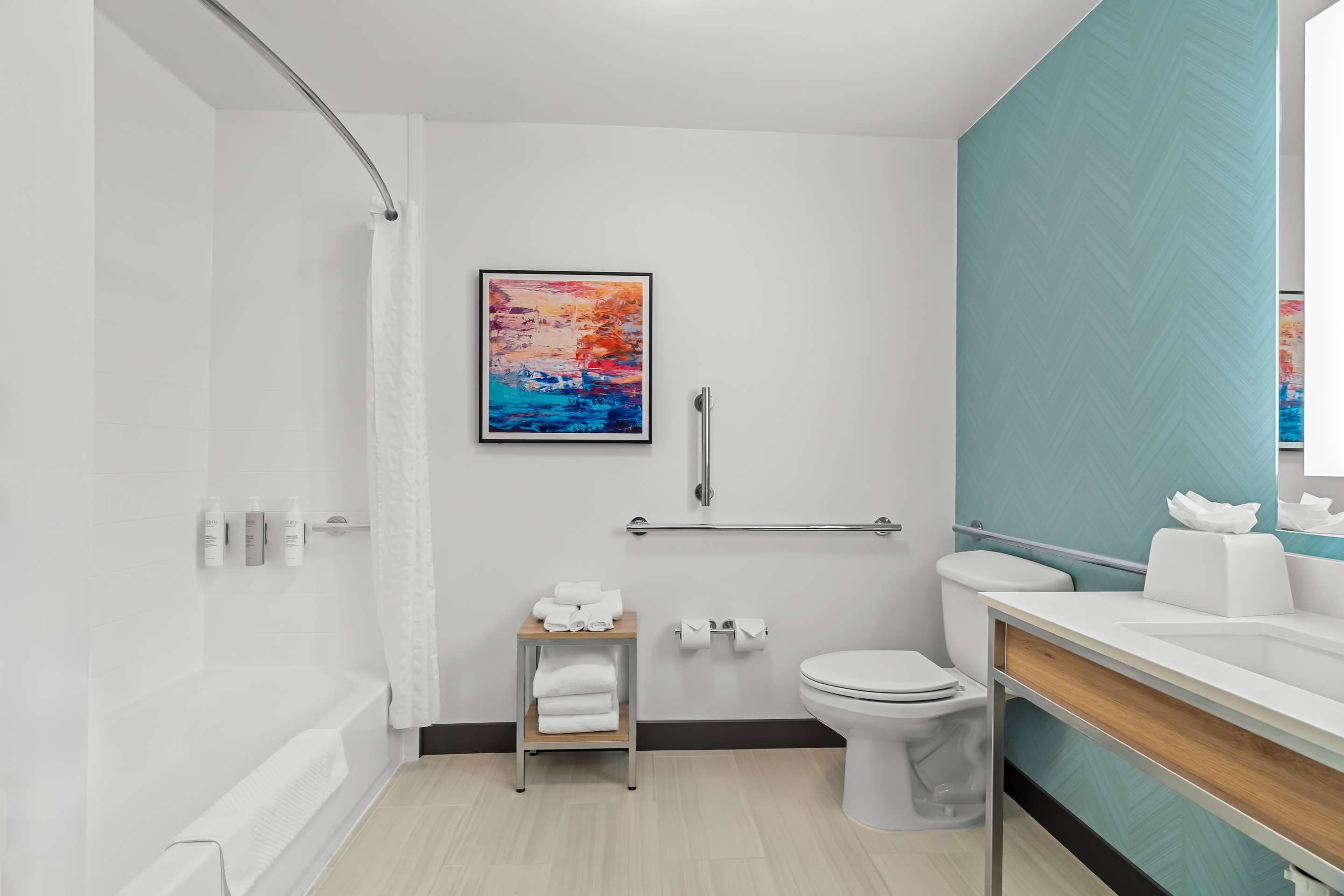 Guest room bath