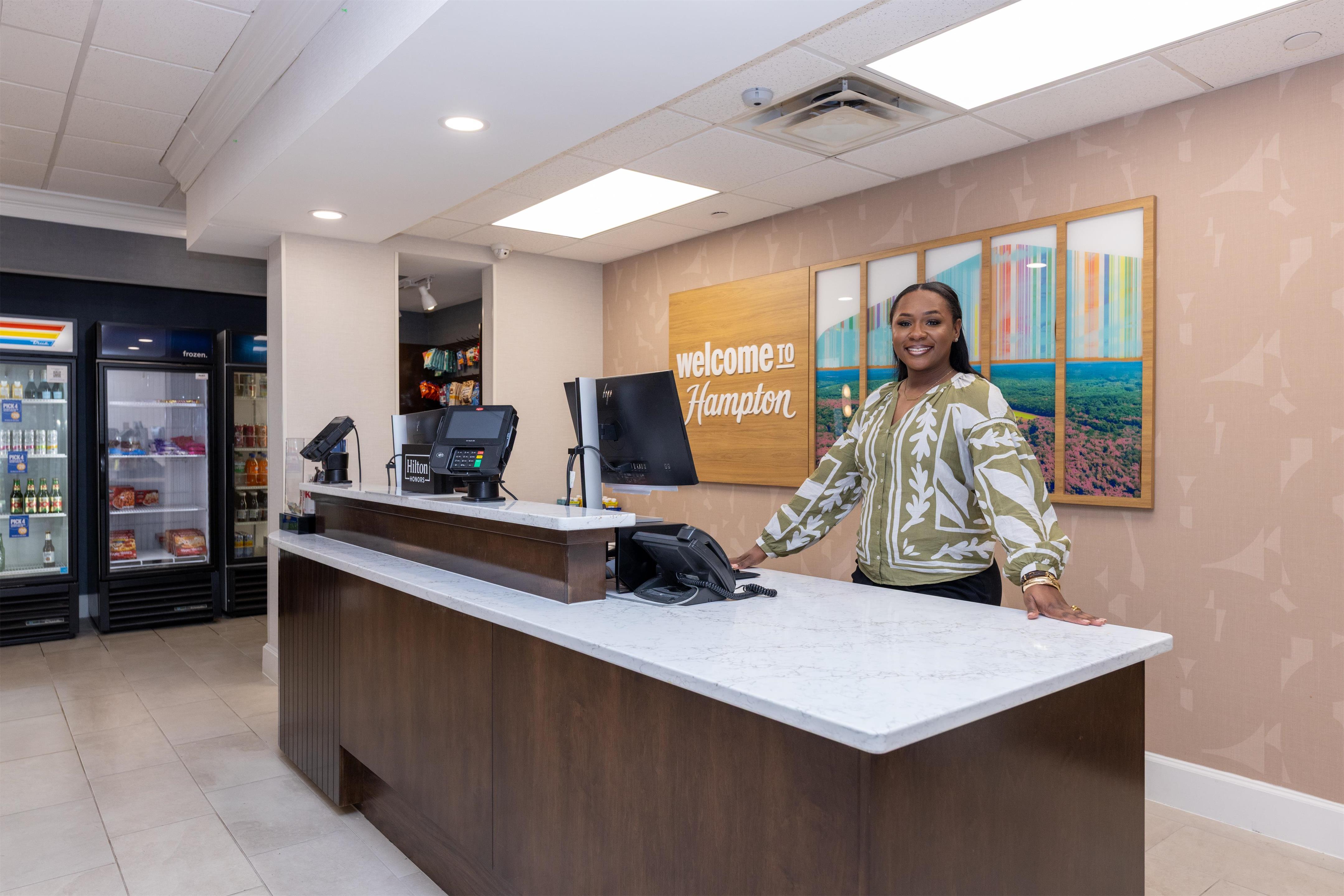 Reception | Hampton Inn Lawrenceville Duluth