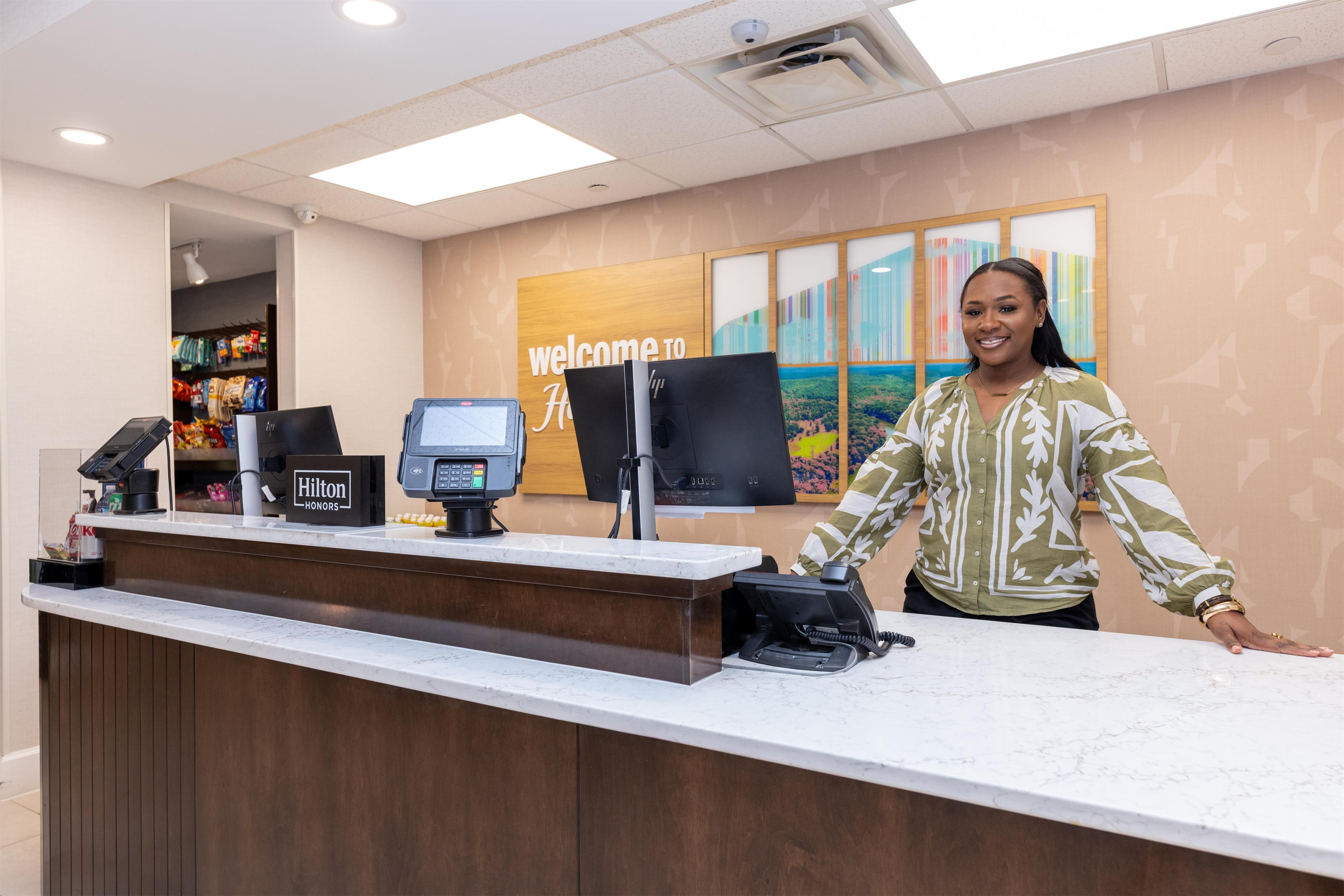 Reception | Hampton Inn Lawrenceville Duluth